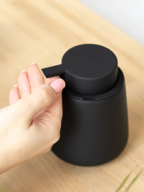 Диспенсер для жидкого мыла черный Jersey MBM HOME модель BA-17 BLACK Фото