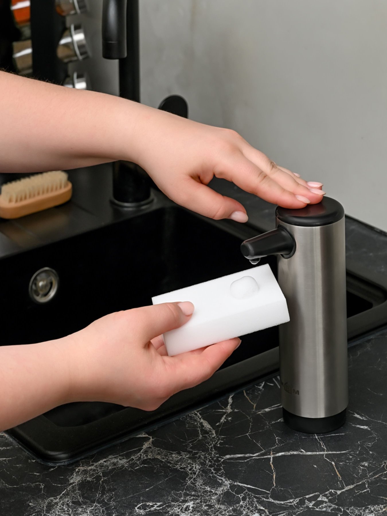 Диспенсер для жидкого мыла пенообразующий MBM MY HOME модель BA-26 SS Фото