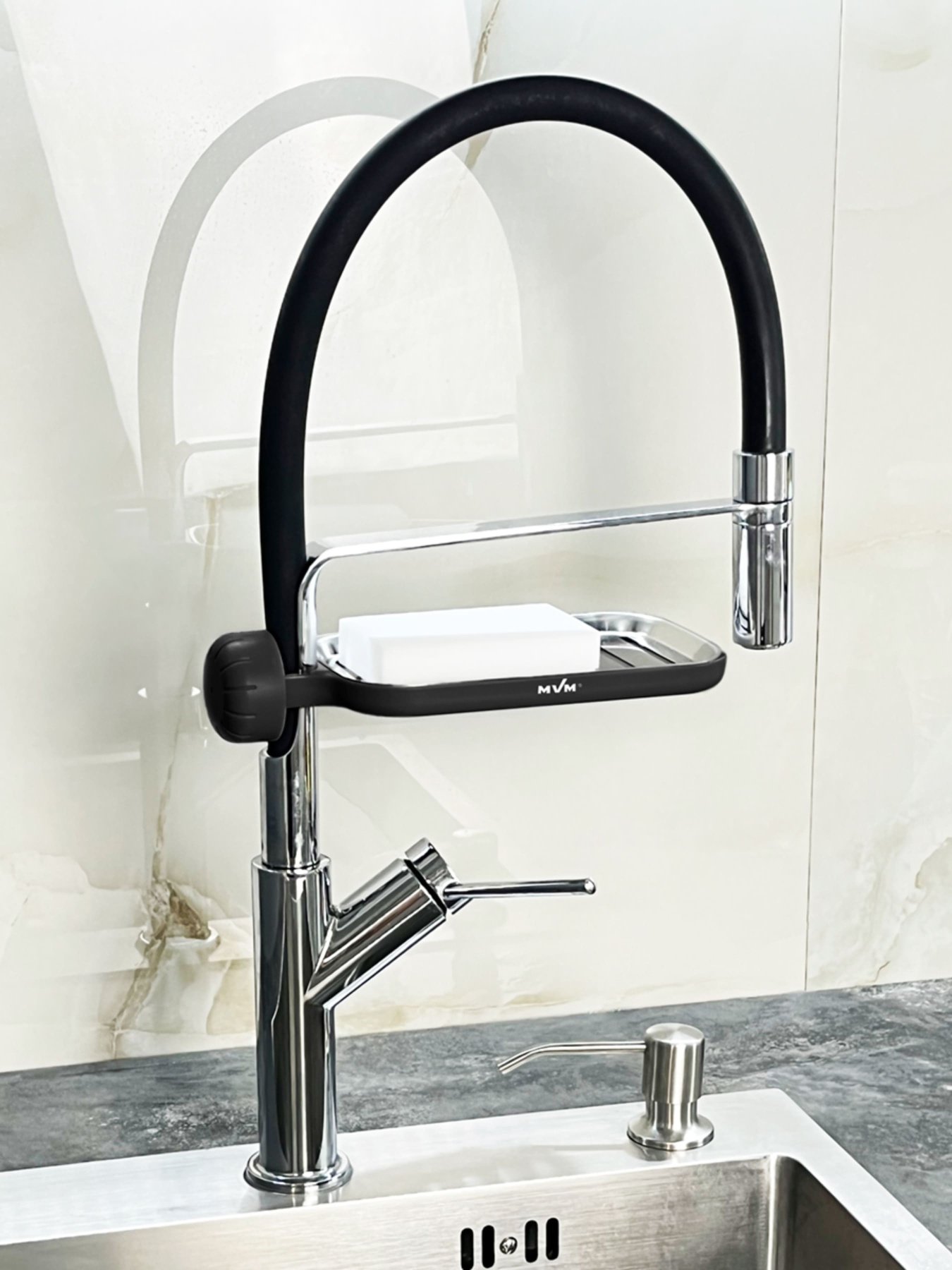 Полиця на душову штангу та змішувач з фіксатором чорна MBM HOME модель BP-22 BLACK Фото