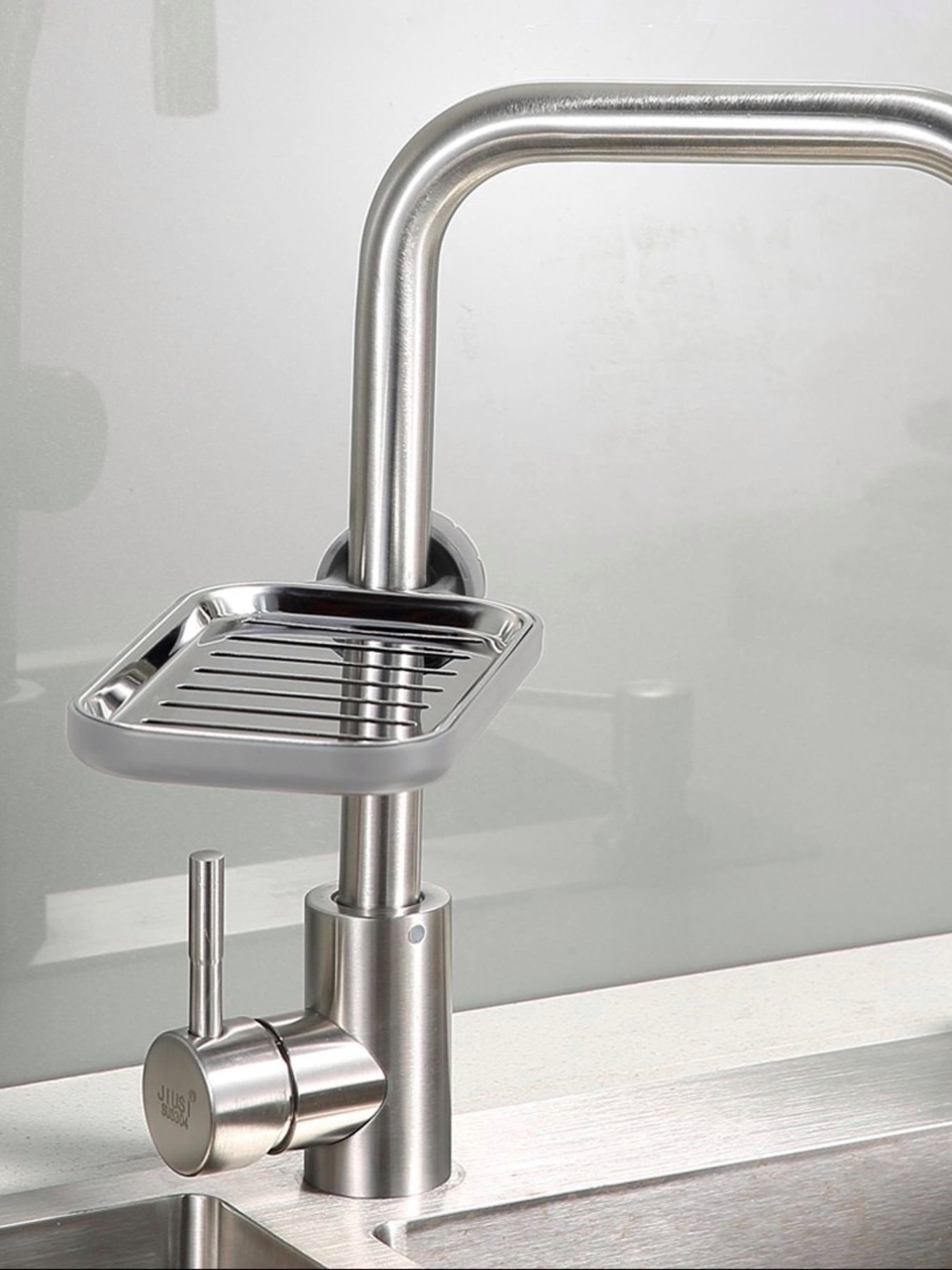 Полка на душевую штангу и смеситель с фиксатором серая MBM MY HOME модель BP-22 GRAY Фото