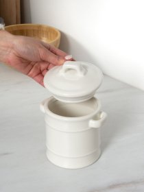 Емкость для хранения с ручками белая MBM MY HOME модель KP-19 WHITE Фото