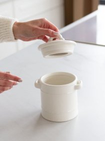 Емкость для хранения с ручками белая MBM MY HOME модель KP-19 WHITE Фото