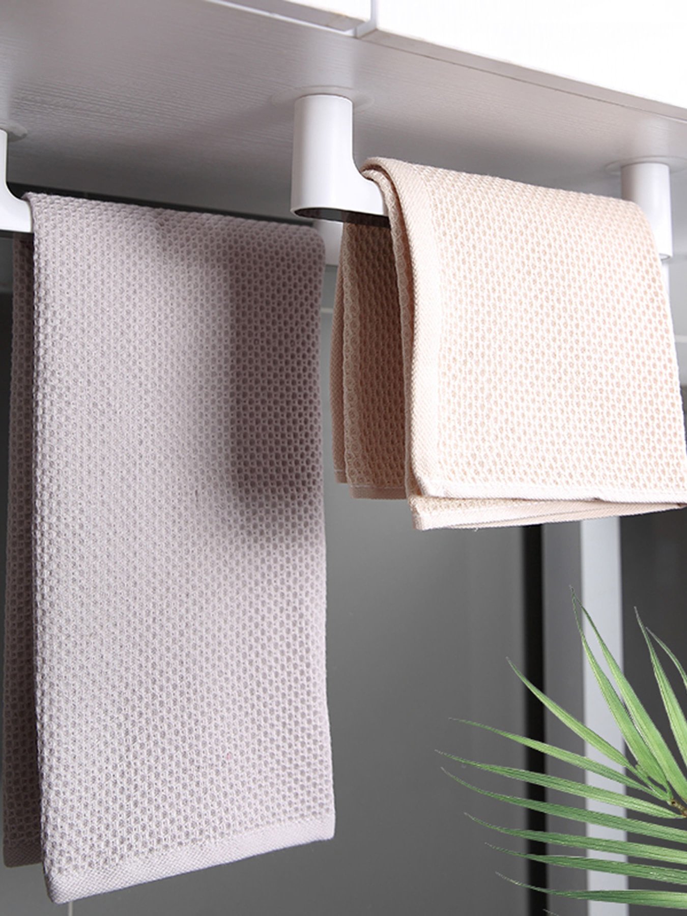 Держатель универсальный клеящийся белый с черным MBM MY HOME модель BP-29 WHITE/BLACK Фото