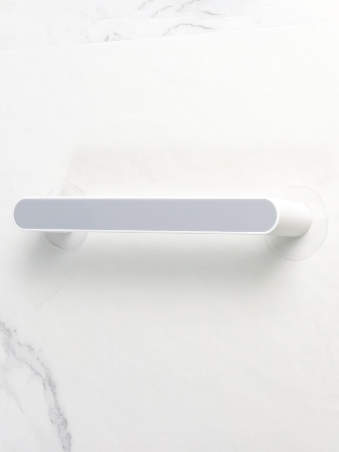 Держатель универсальный клеящийся белый с серым MBM HOME модель BP-29 WHITE/GRAY Держатель универсальный клеящийся белый с серым MBM HOME модель BP-29 WHITE/GRAY Фото