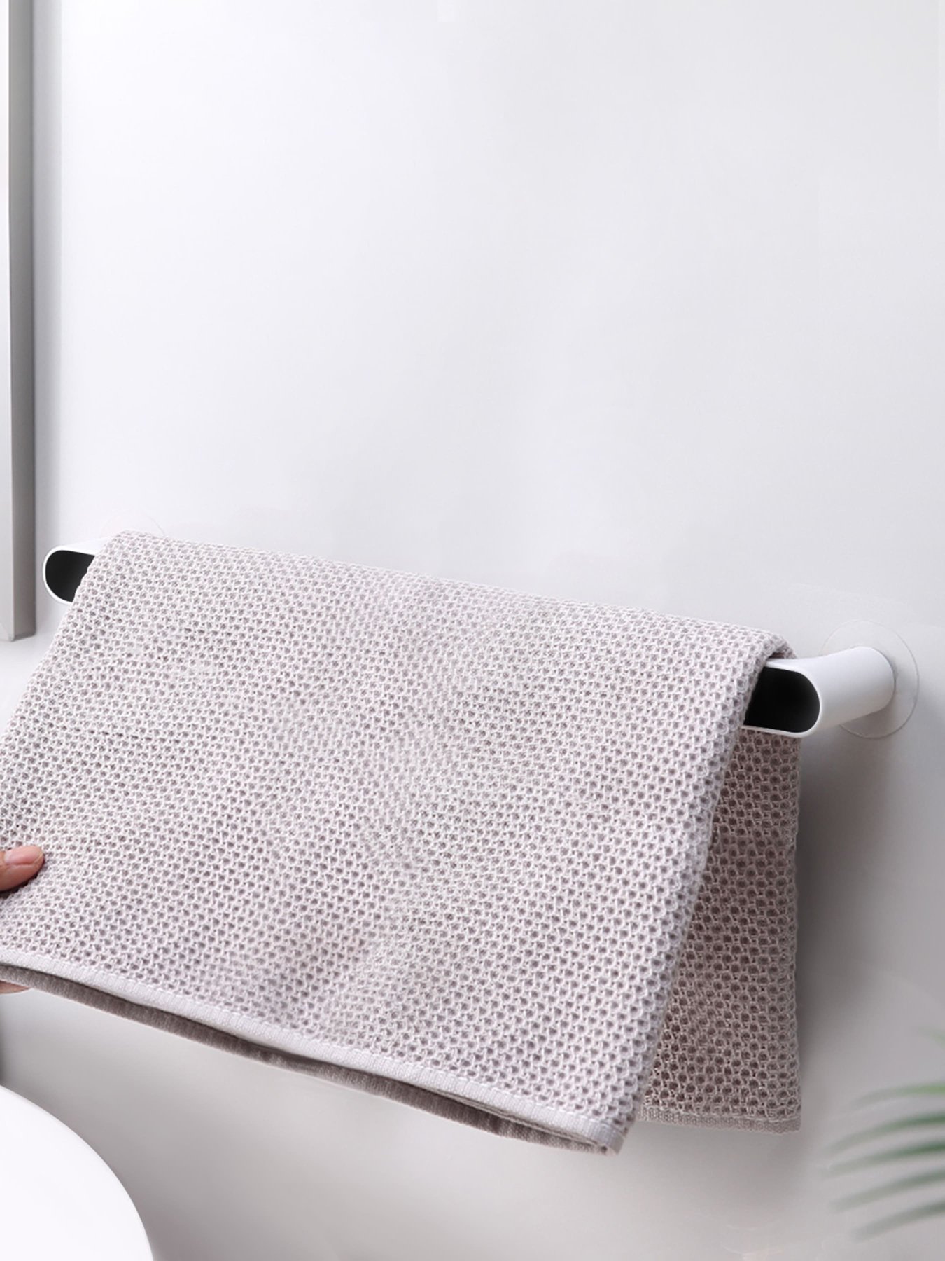 Держатель универсальный клеящийся белый с черным MBM MY HOME модель BP-30 WHITE/BLACK Фото