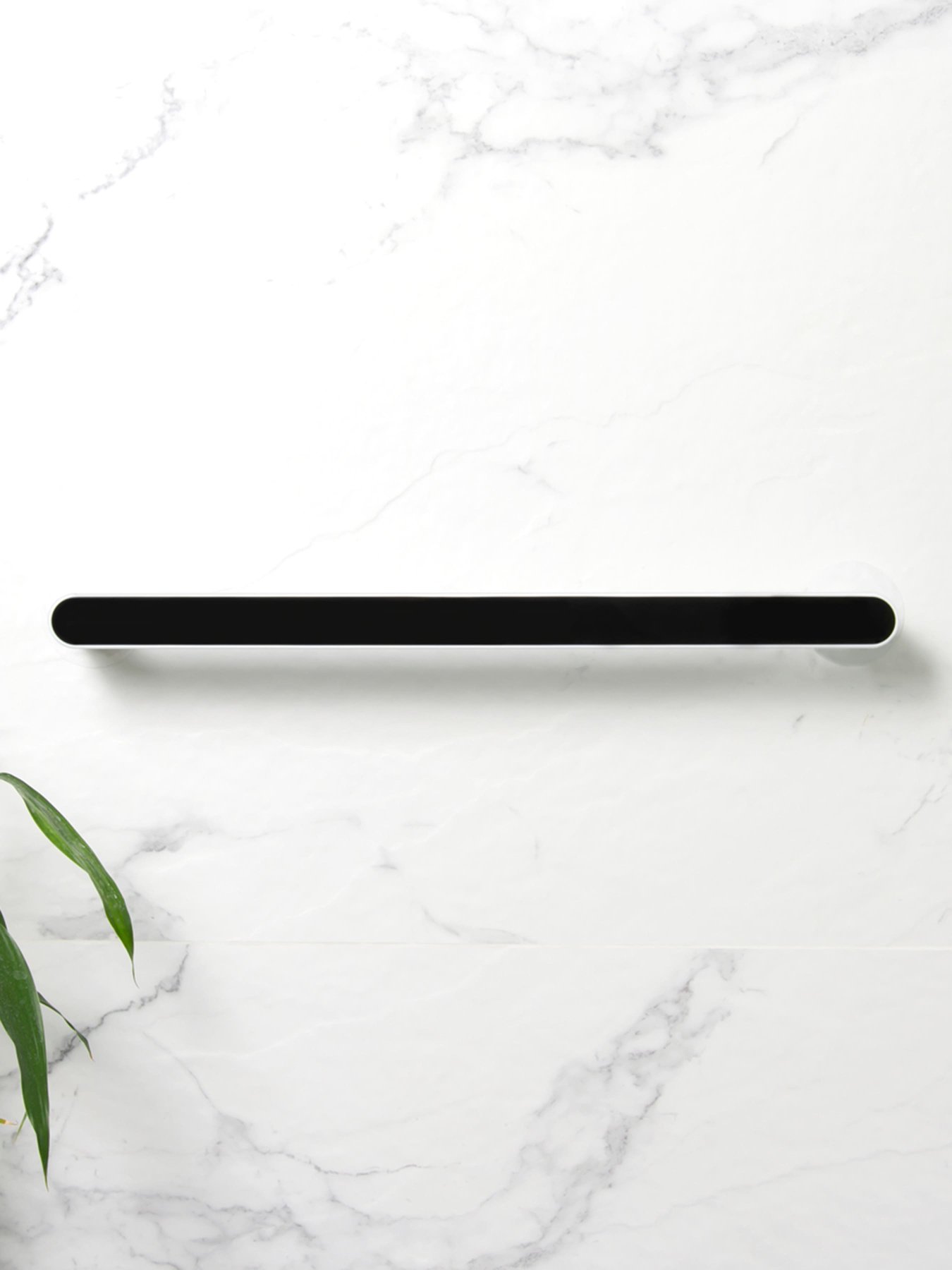 Держатель универсальный клеящийся белый с черным MBM HOME модель BP-30 WHITE/BLACK Фото