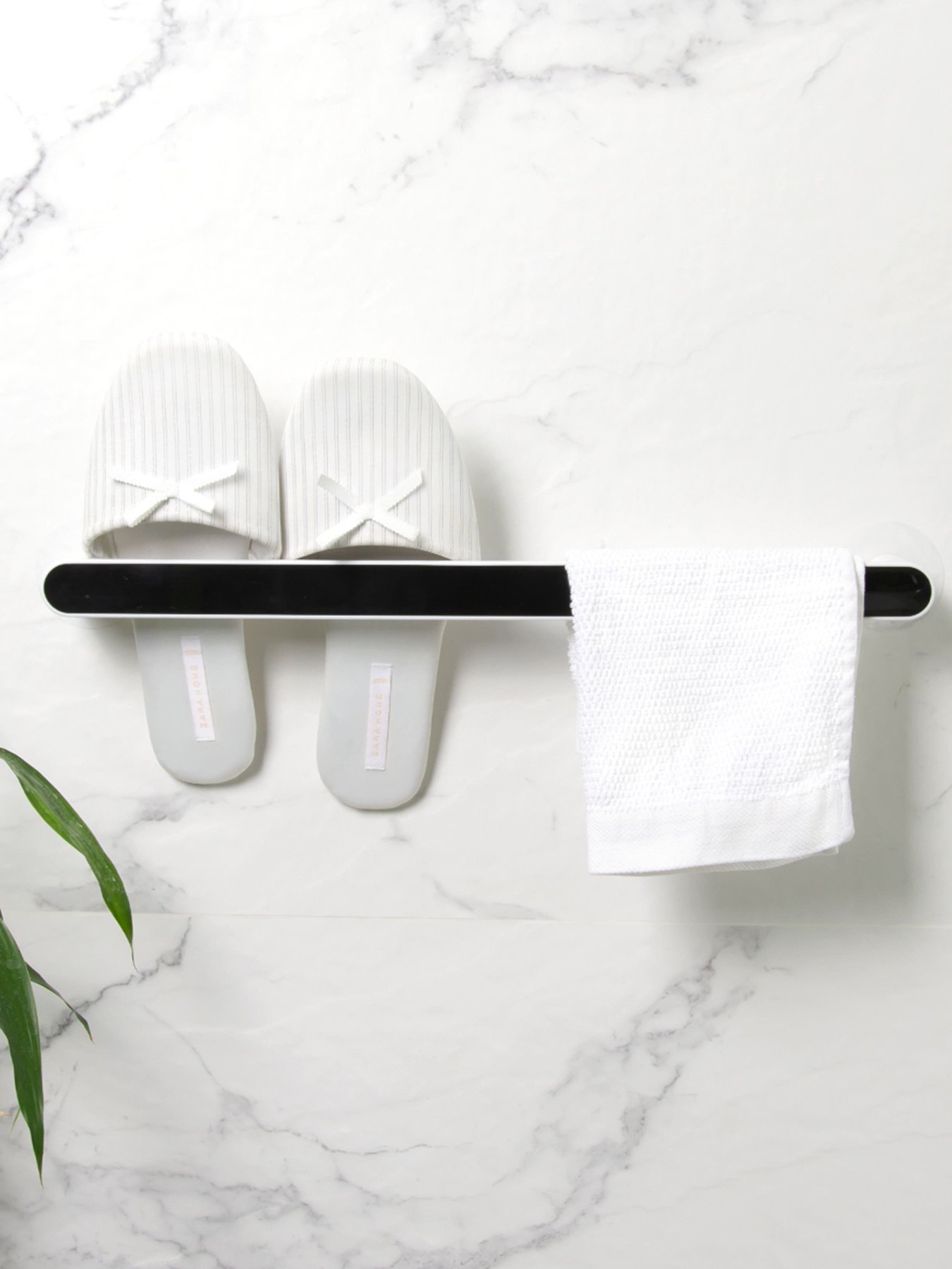 Держатель универсальный клеящийся белый с черным MBM HOME модель BP-30 WHITE/BLACK Фото