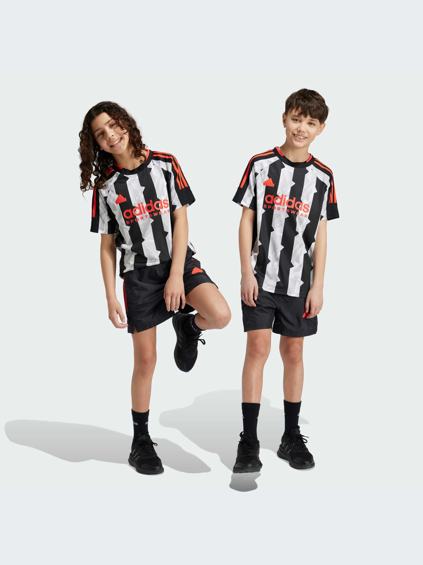 Повсякденні шорти Adidas Tiro модель IV7105 Повсякденні шорти Adidas Tiro модель IV7105 Фото