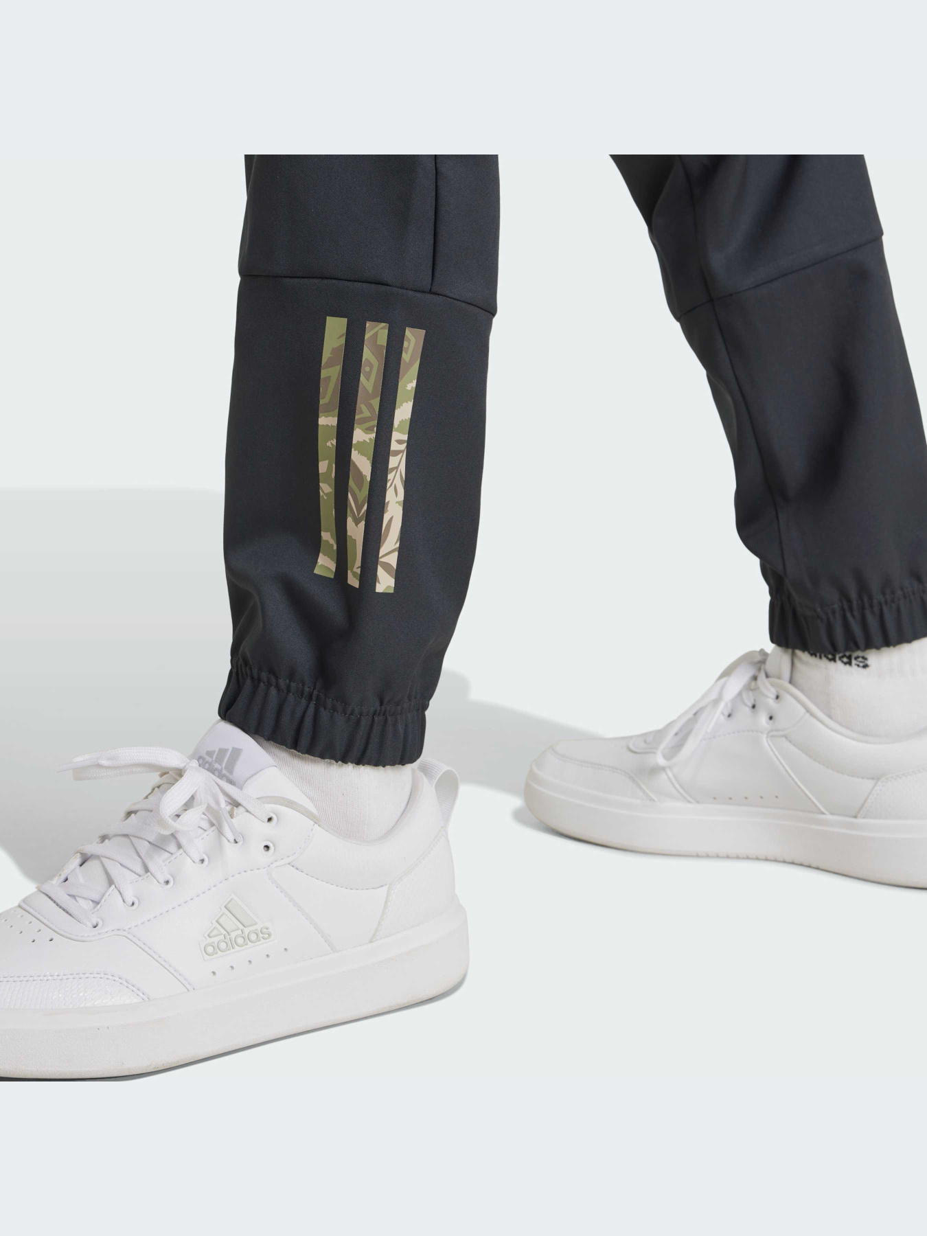 Спортивні штани Adidas x Disney модель IV7358 Фото