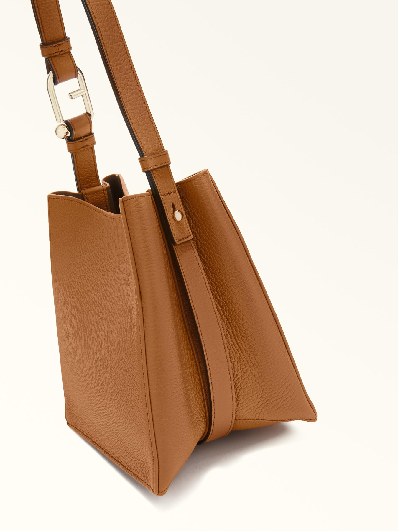 Хобо Furla Nuvola Bucket 20 модель WB01373HSF000RY0001007 Фото