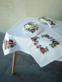 Вишита скатертина "За народними мотивами" Едельвіка модель 282-21-00 Фото