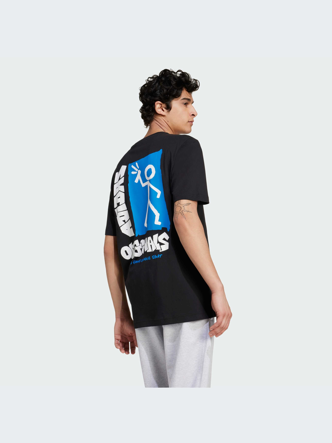 Футболка Adidas Graphics модель IZ2580 Фото