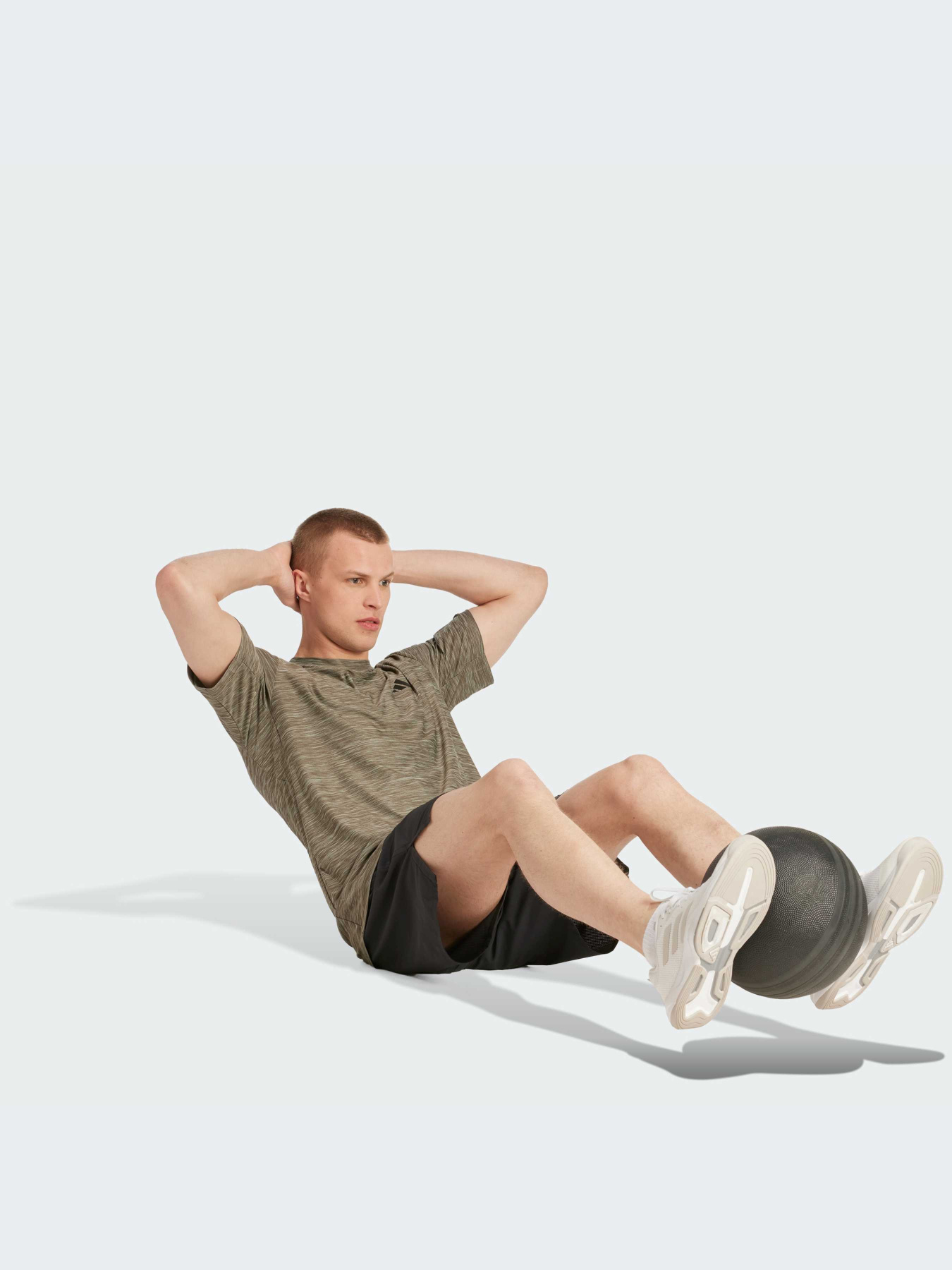 Футболка спортивная Adidas Clima модель IW3363 Футболка спортивная Adidas Clima модель IW3363 Фото