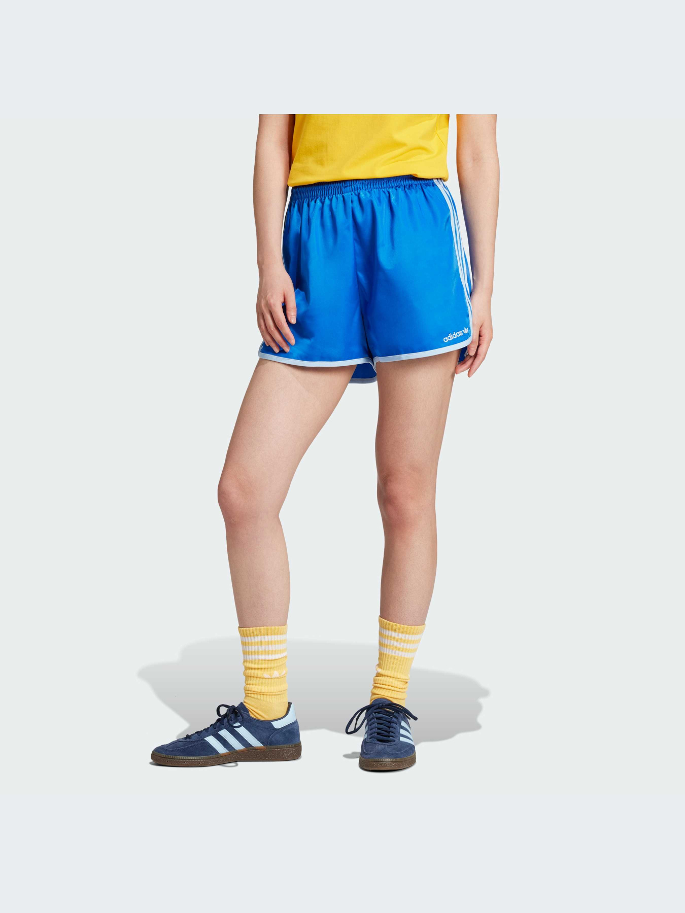 Повседневные шорты Adidas модель IX3536 Повседневные шорты Adidas модель IX3536 Фото