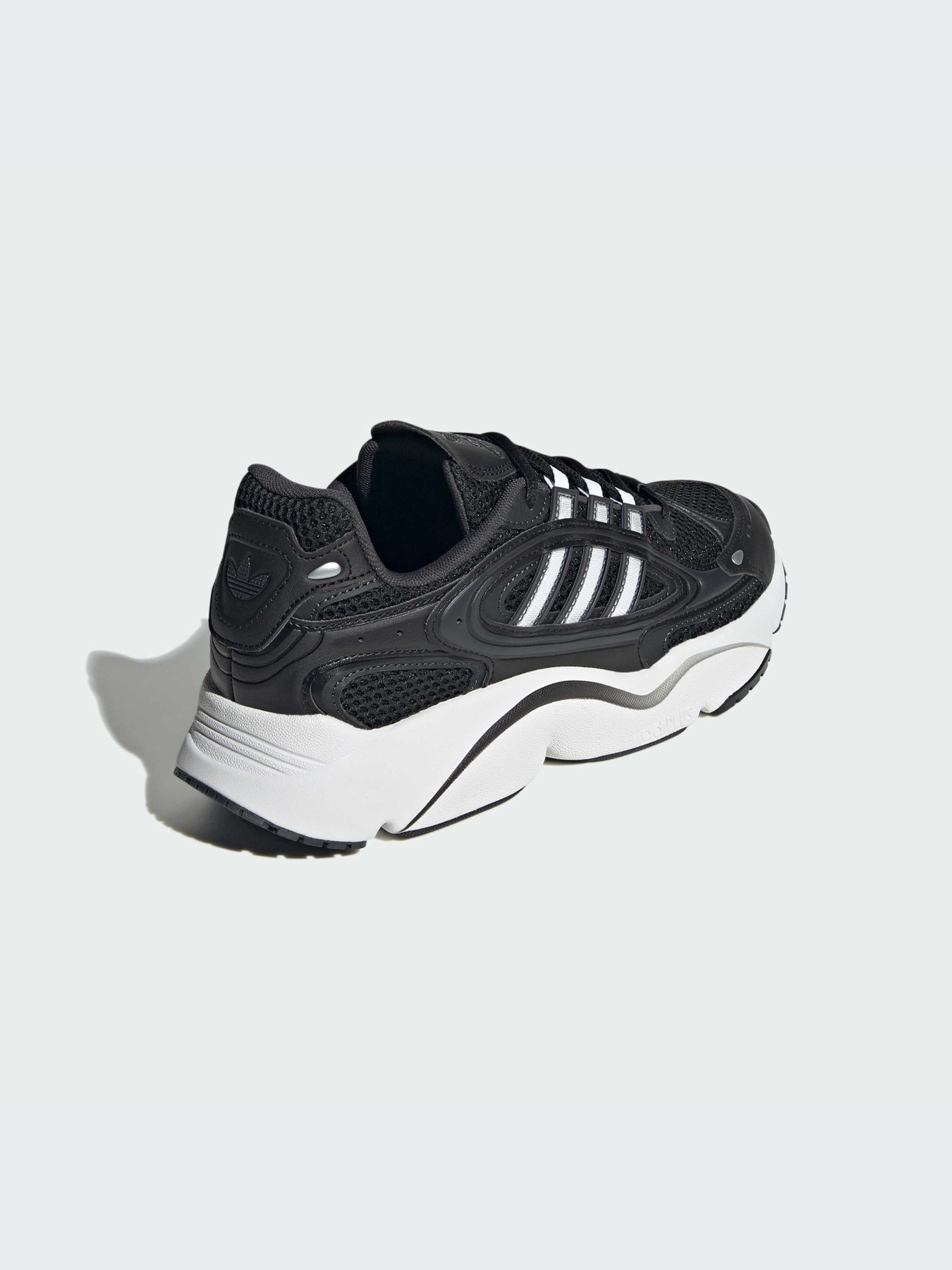 Кроссовки повседневные Adidas Ozweego модель IF9593 Фото