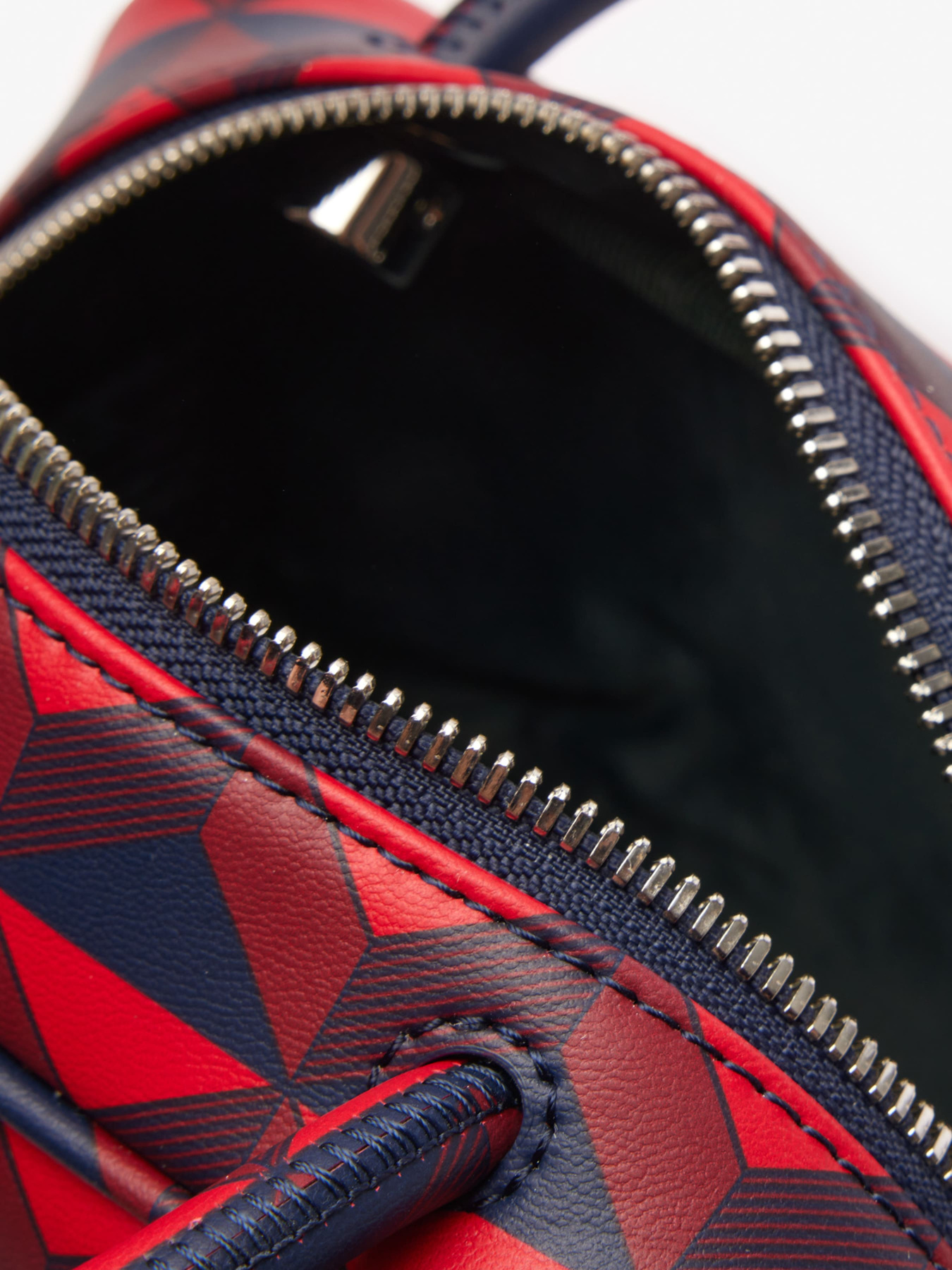 Кросс-боди Lacoste Mini Lora модель NF4500FZN39 Кросс-боди Lacoste Mini Lora модель NF4500FZN39 Фото