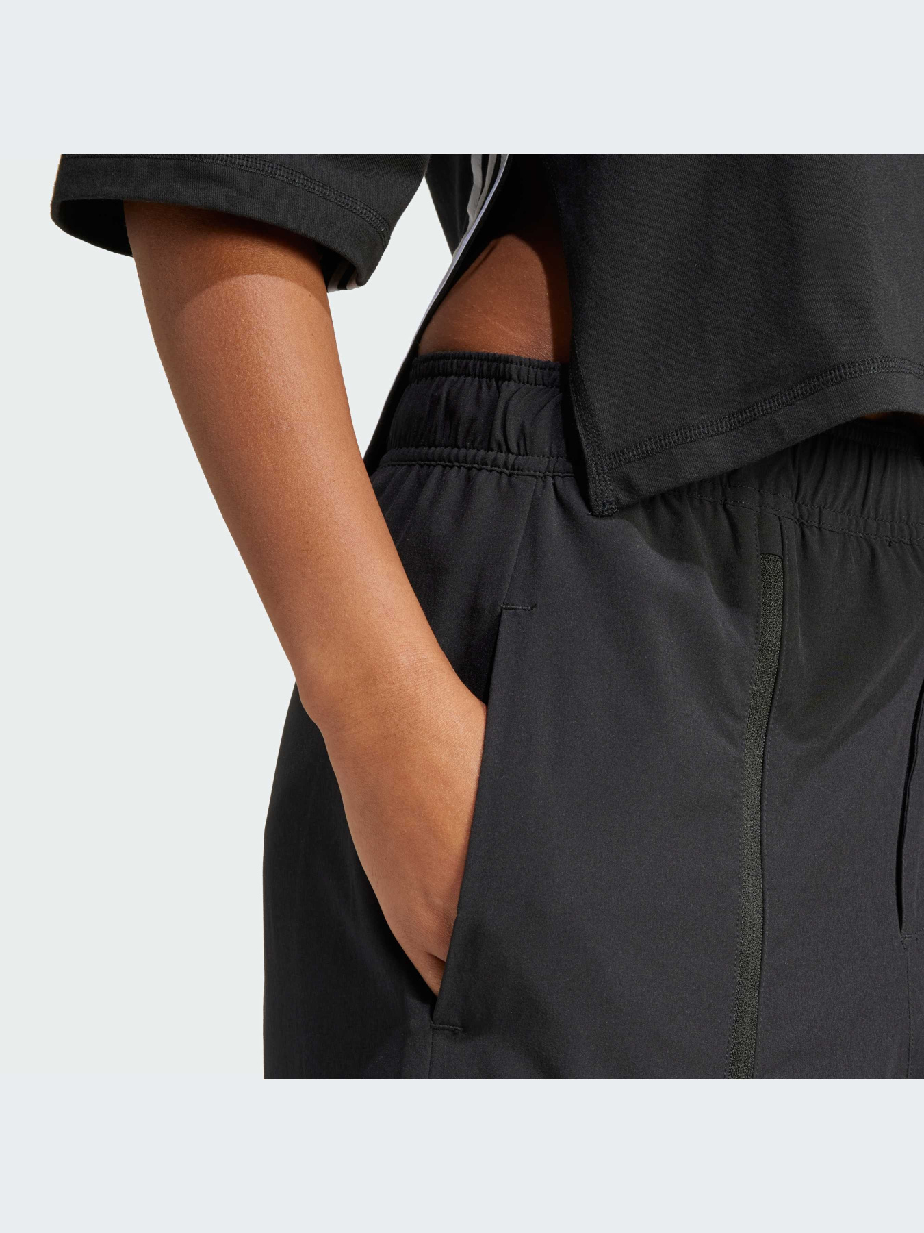 Джогери Adidas модель IN1826 Джогери Adidas модель IN1826 Фото