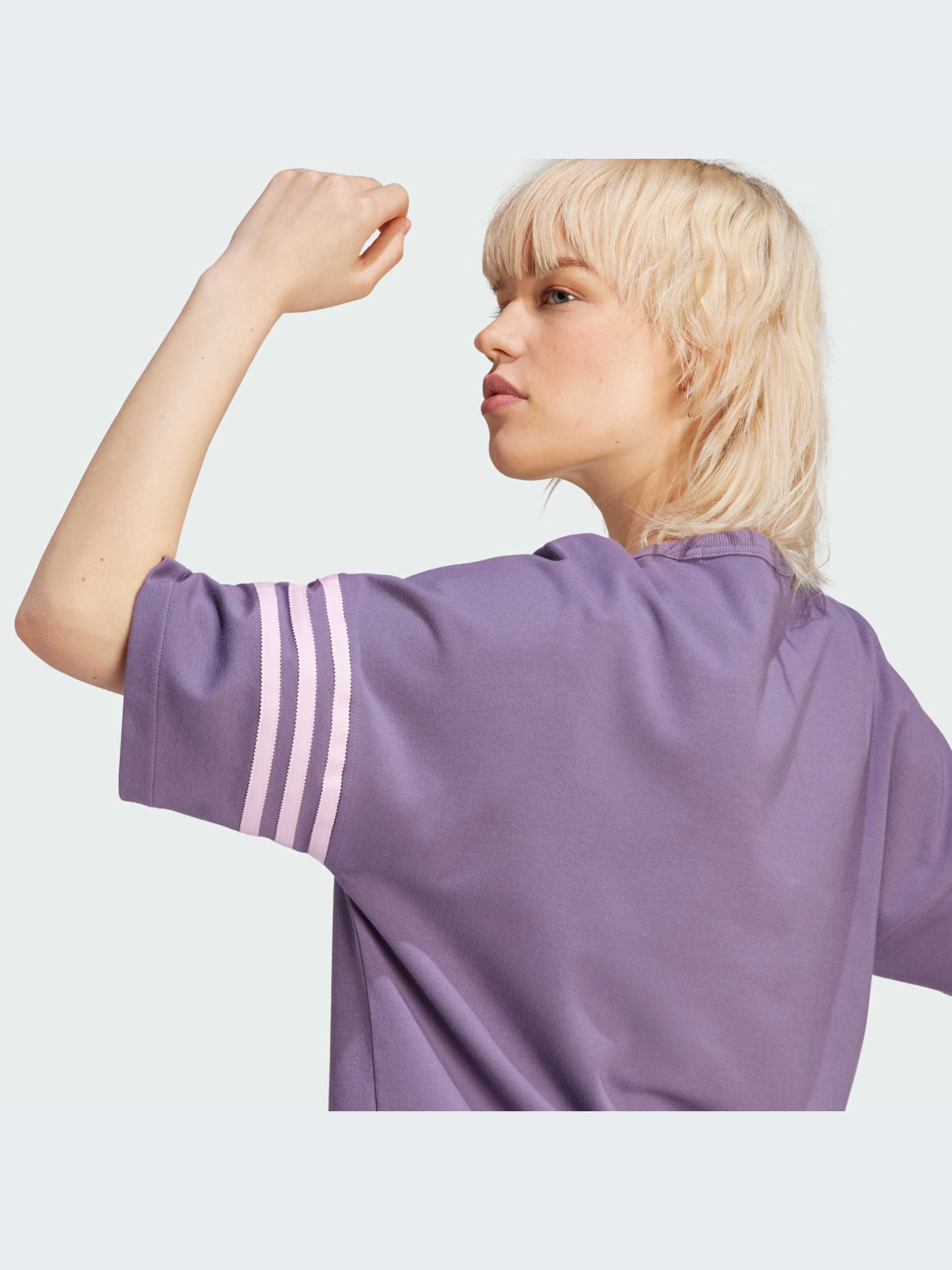 Платье-футболка Adidas Adicolor модель IP6511 Платье-футболка Adidas Adicolor модель IP6511 Фото