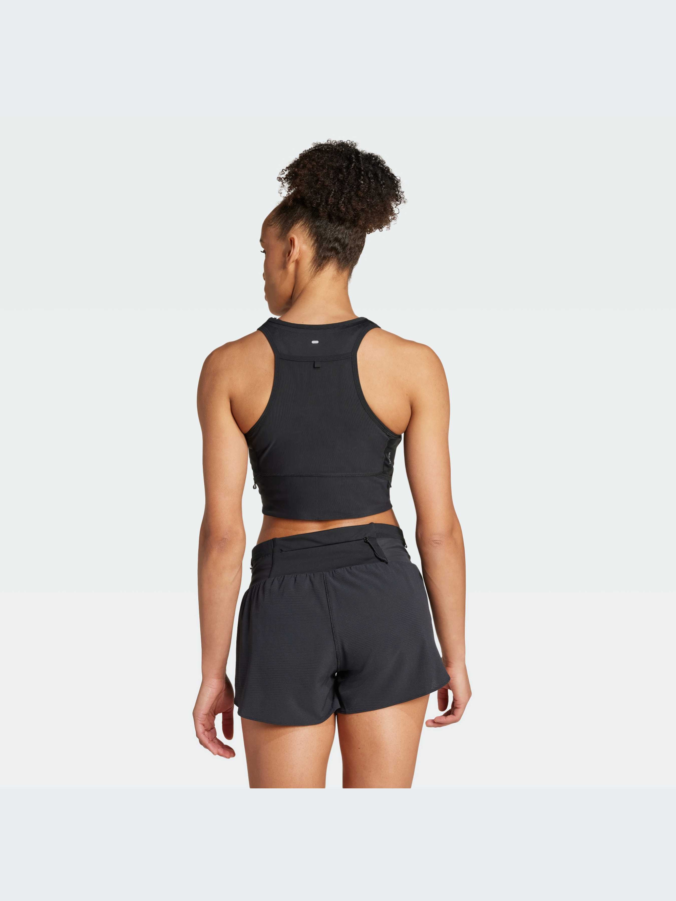 Топ спортивный Adidas модель IT3458 Фото