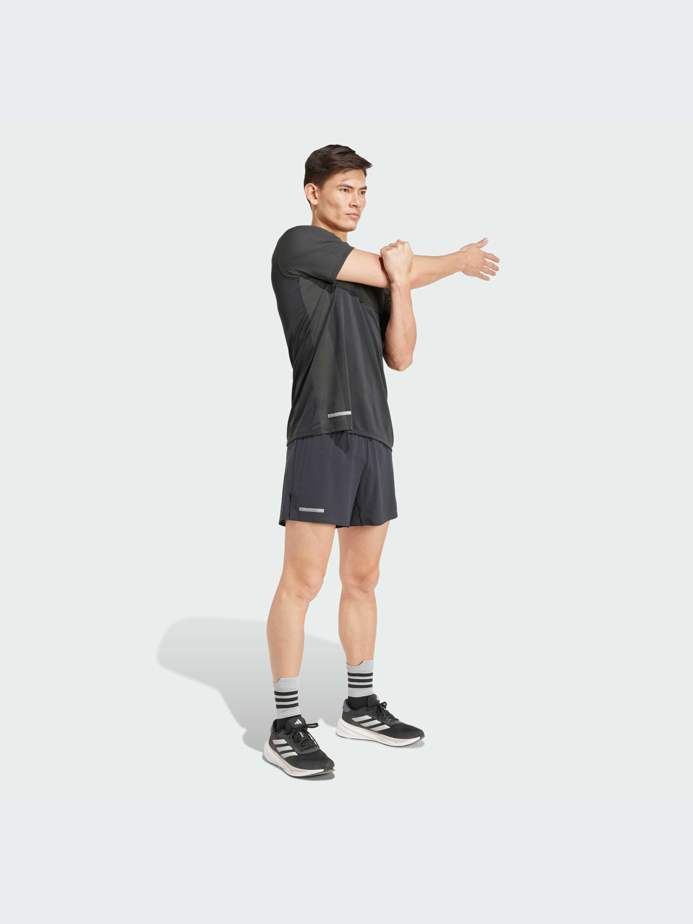 Шорты спортивные Adidas Ultraboost модель IT3508 Шорты спортивные Adidas Ultraboost модель IT3508 Фото