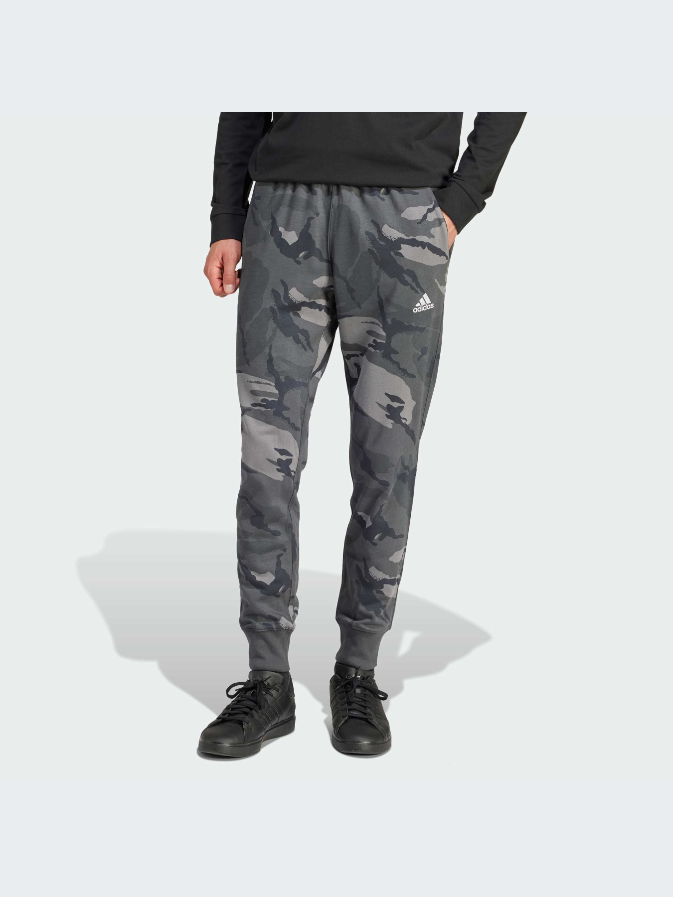 Повседневные штаны Adidas модель IS2023 Фото