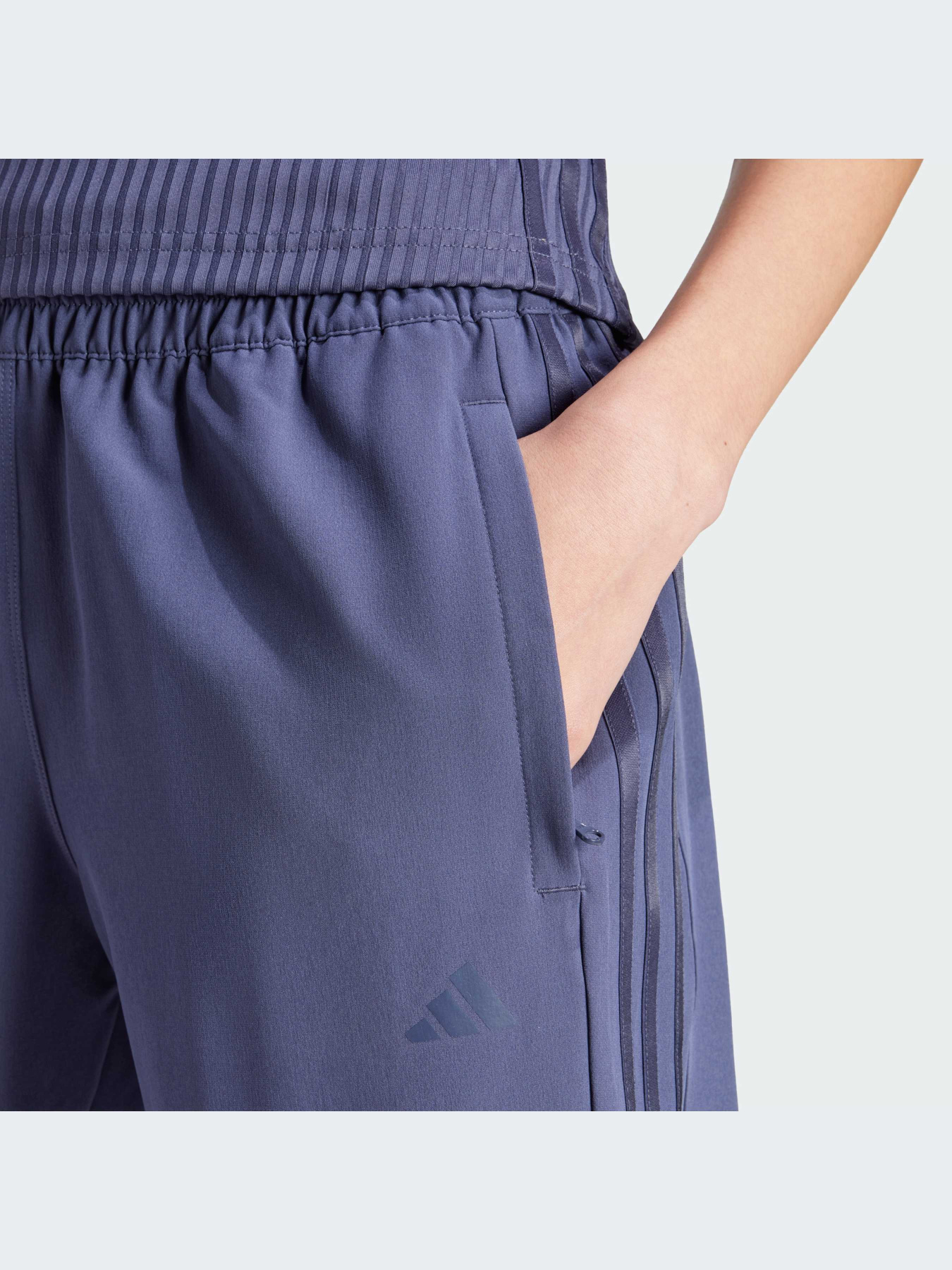 Штаны спортивные Adidas 3 Stripes модель IK5472 Фото