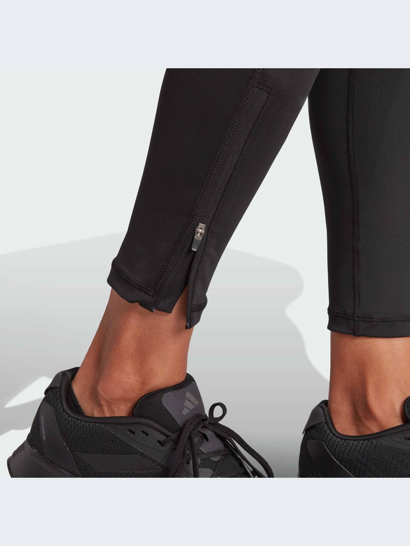 Спортивні леггінси Adidas модель IP3085 Фото