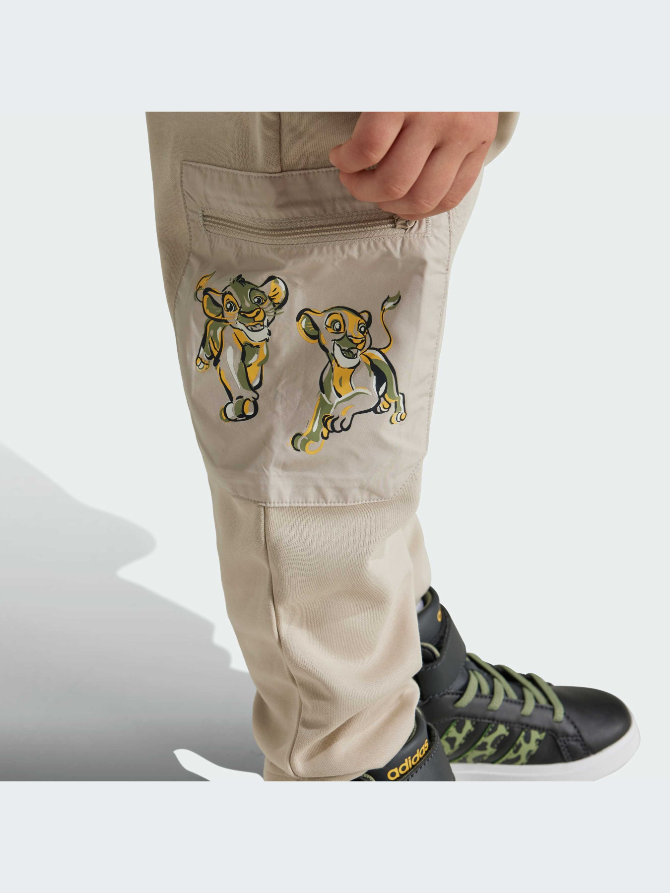 Штаны спортивные Adidas x Disney модель IV9642 Фото