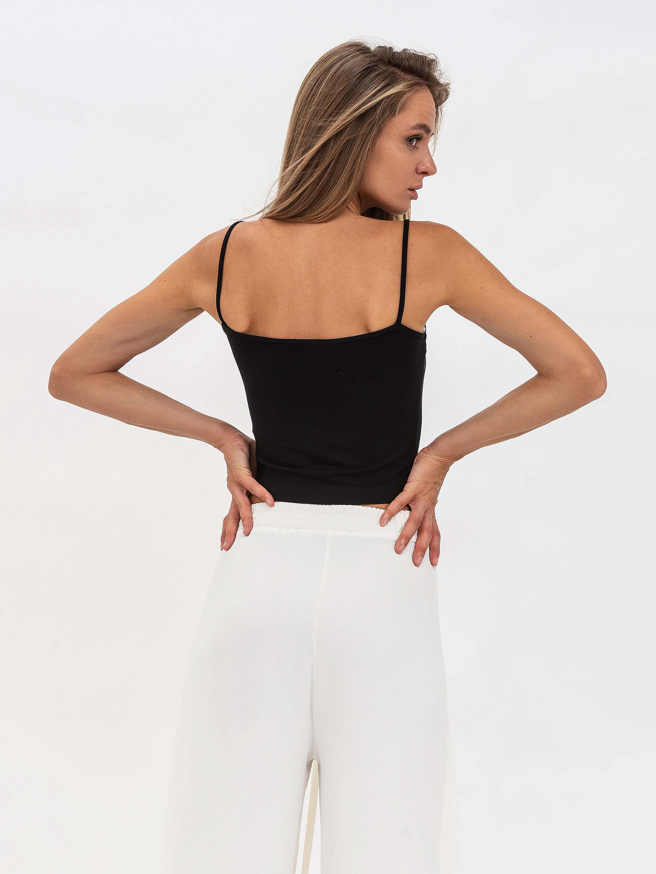 Топ Lesia модель DeziriBlackSHRTWLS Фото