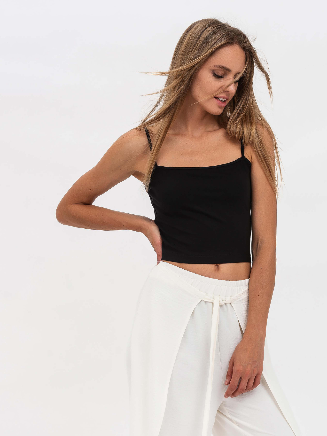 Топ Lesia модель DeziriBlackSHRTWLS Фото