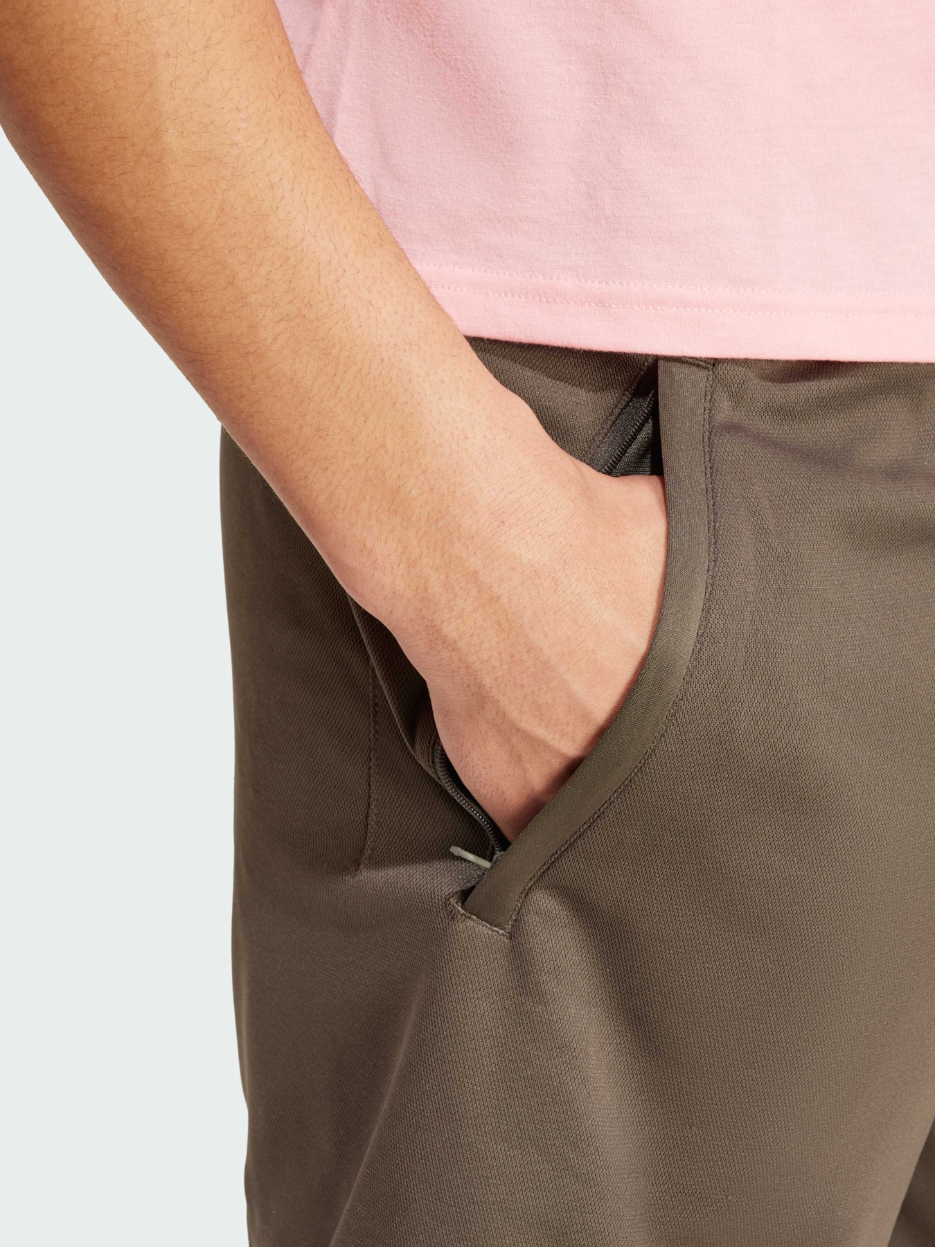 Шорти спортивні Adidas модель IW3407 Фото