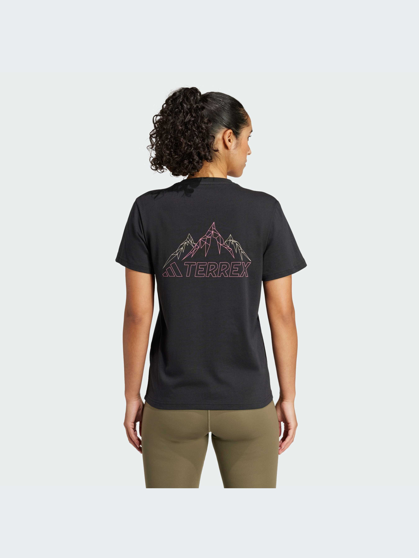 Футболка спортивная Adidas модель IZ0449 Фото