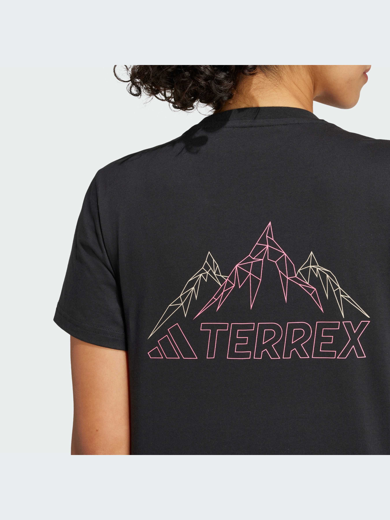 Футболка спортивная Adidas модель IZ0449 Фото