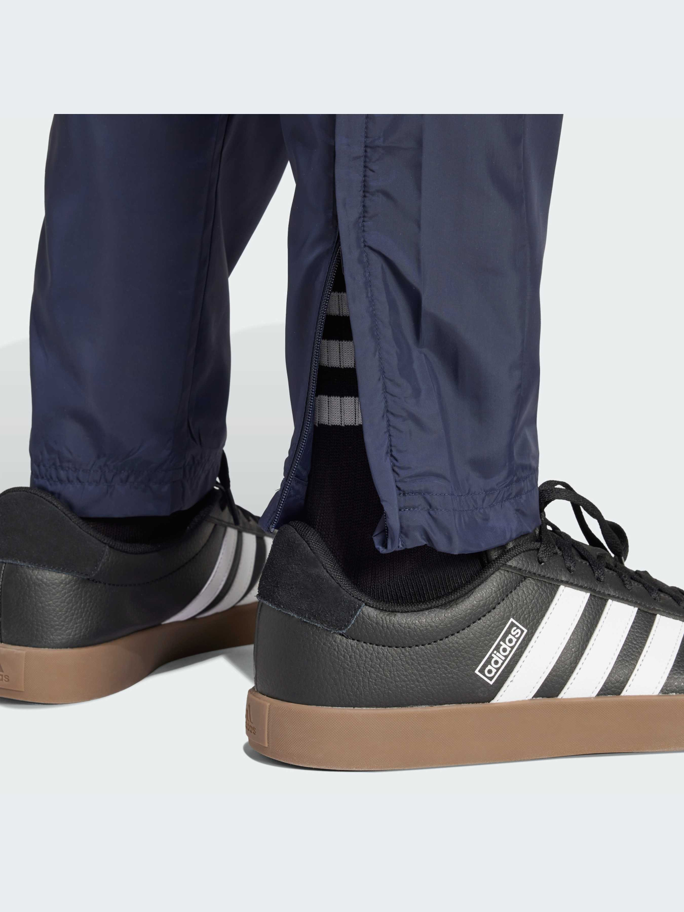 Штани повсякденні Adidas Tiro модель IW3582 Фото