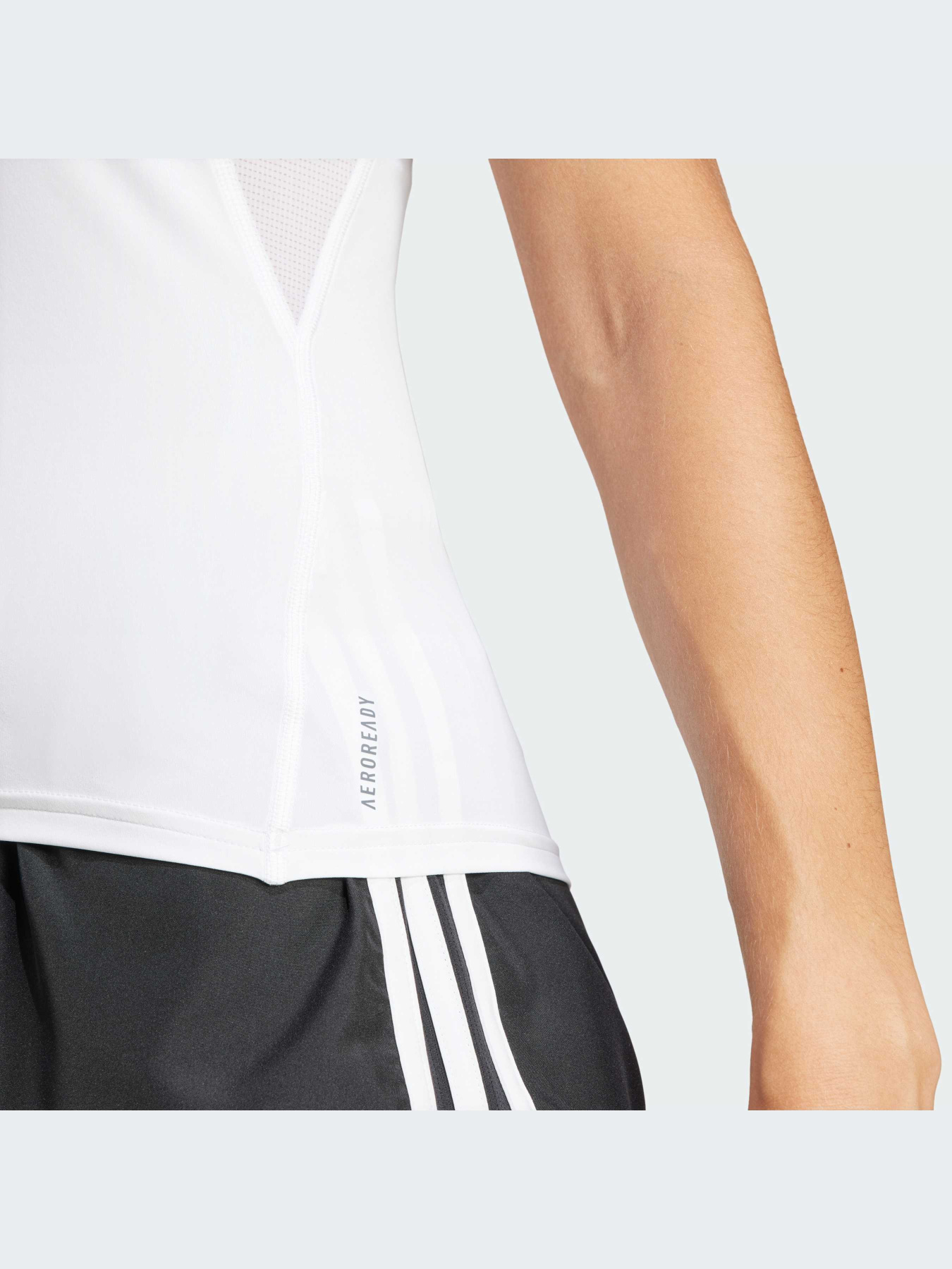 Футболка спортивная Adidas модель IN1173 Фото