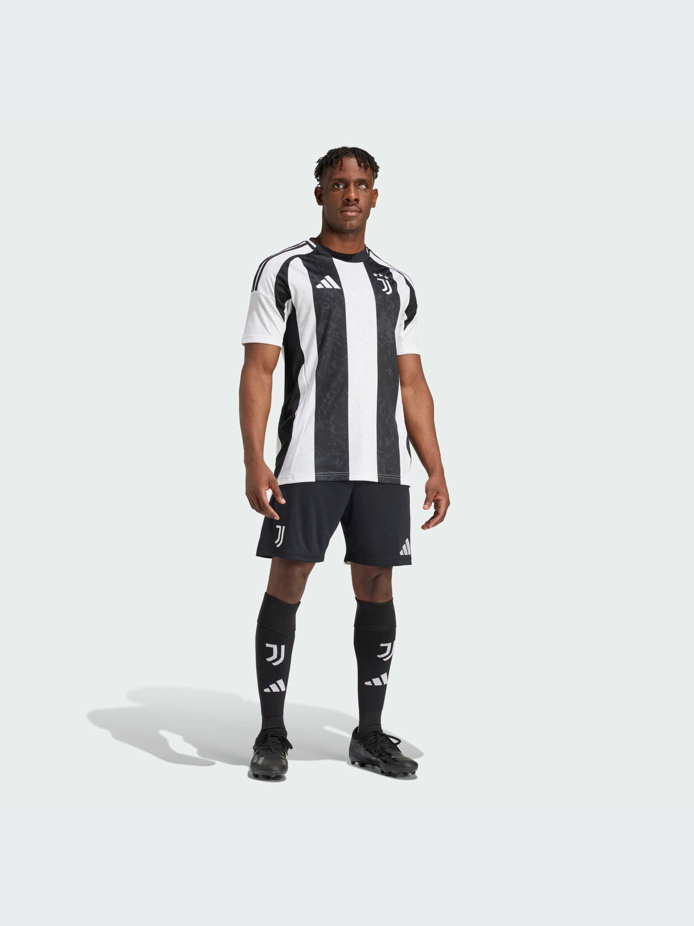 Шорты спортивные Adidas модель IS8003 Шорты спортивные Adidas модель IS8003 Фото