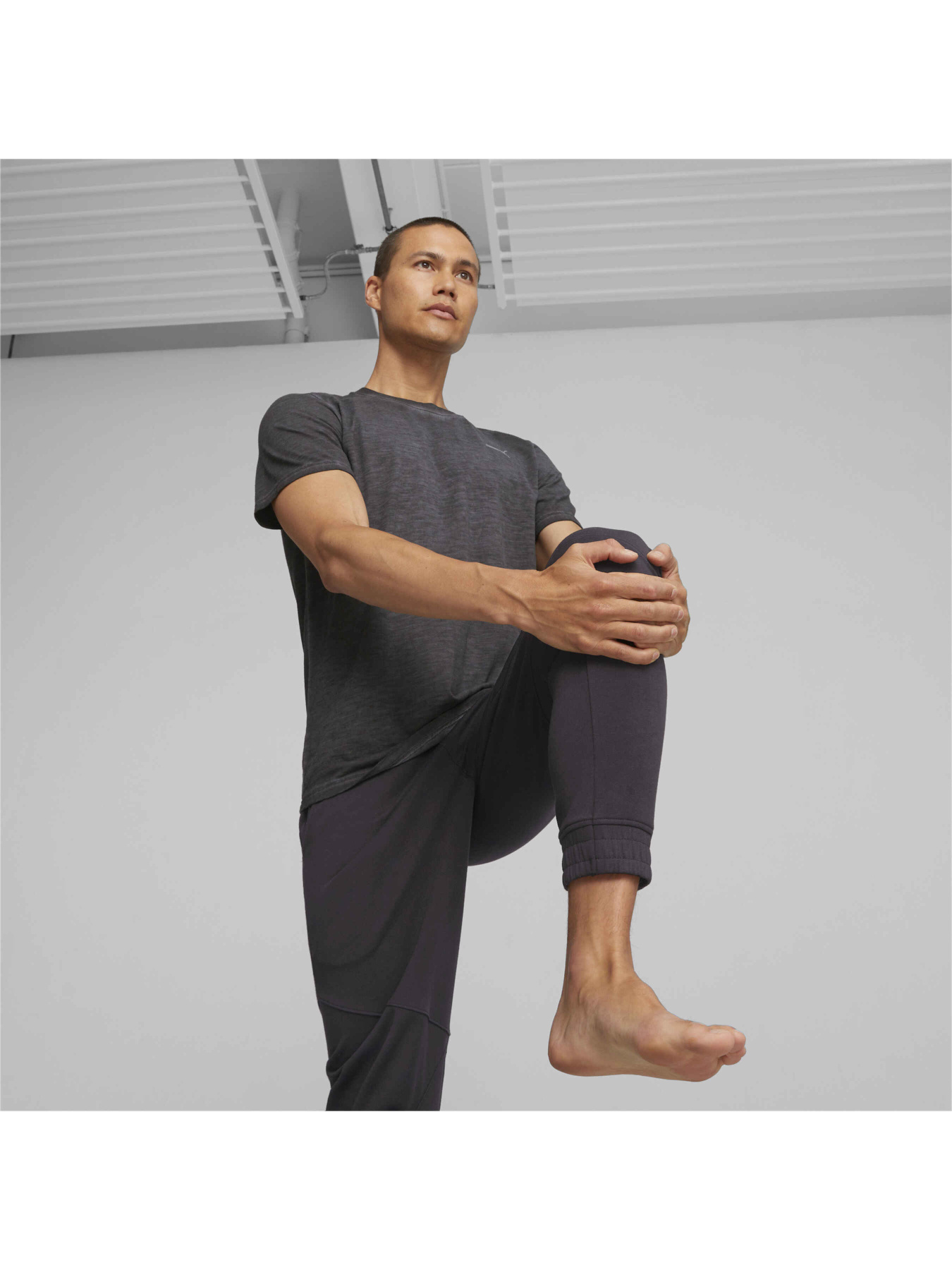 Спортивная футболка PUMA M Studio Foundation Wash Tee модель 523202 Фото