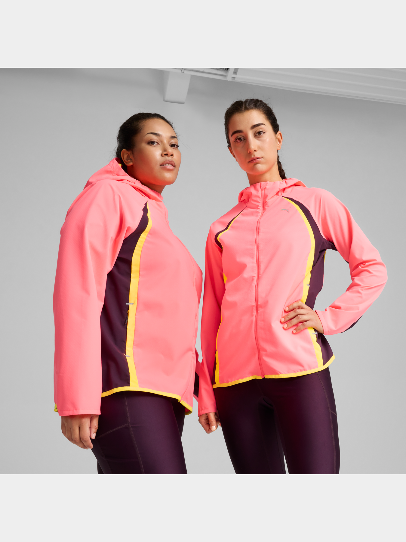 Демисезонная куртка PUMA Run Ultrwe Raincell Jacket W модель 525753 Фото