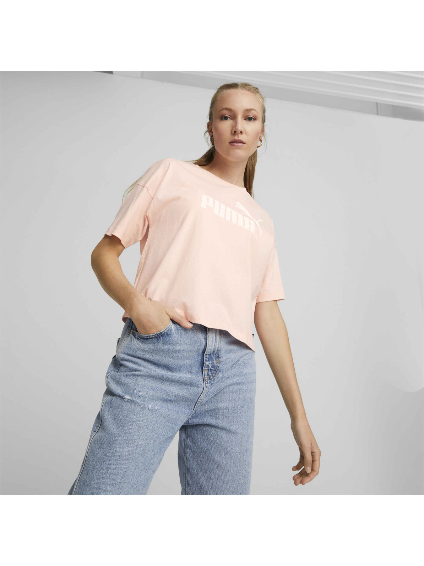 Футболка PUMA Ess Cropped Logo Tee модель 586866 Фото