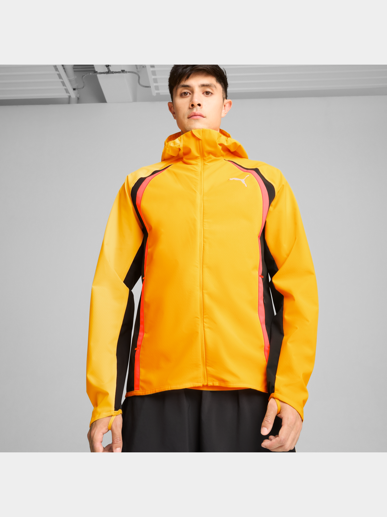 Демісезонна куртка PUMA Run Ultwve Raincell Jacket M модель 525799 Фото