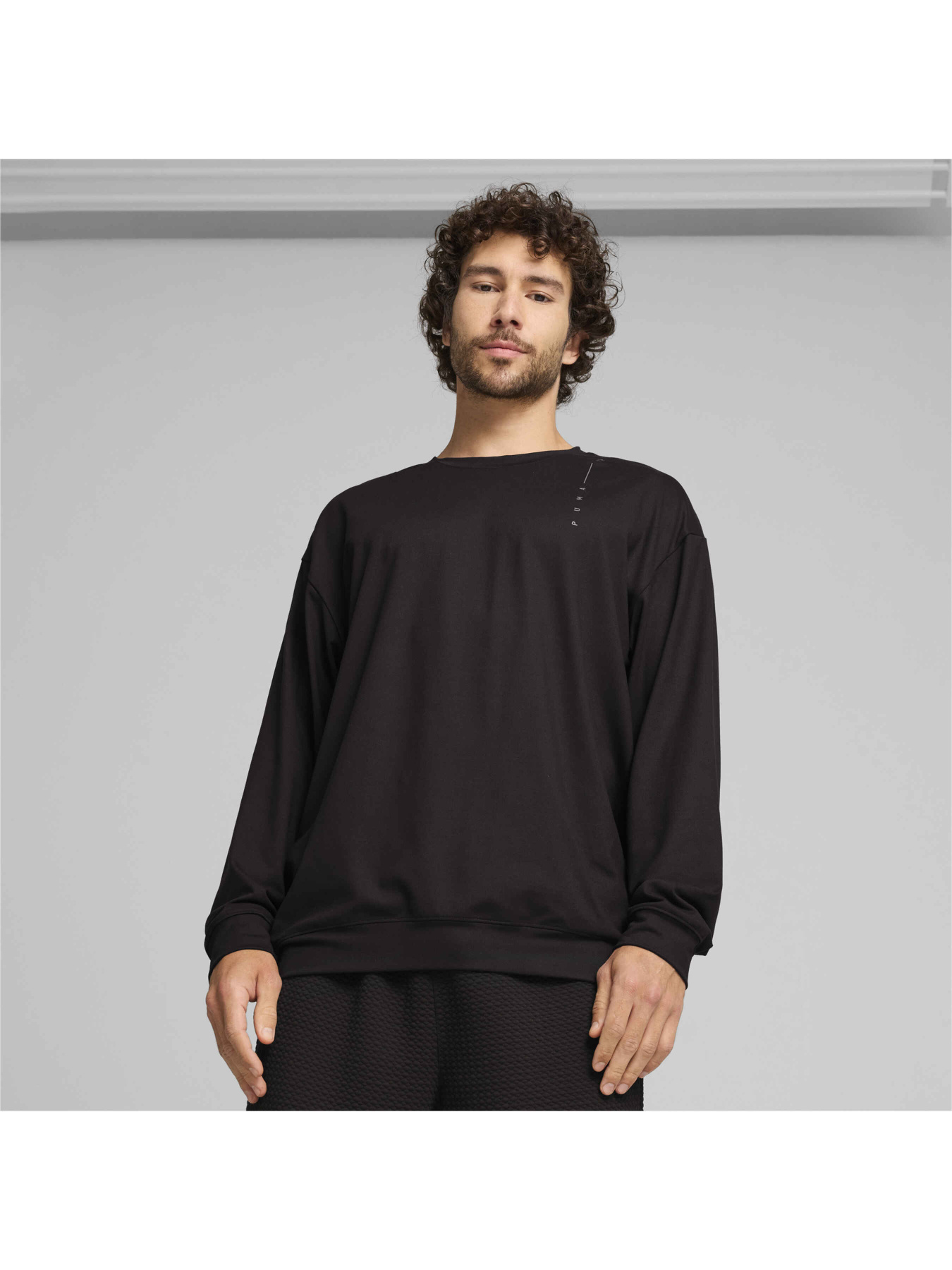 Світшот PUMA M Studio Foundations Crew модель 525741 Фото