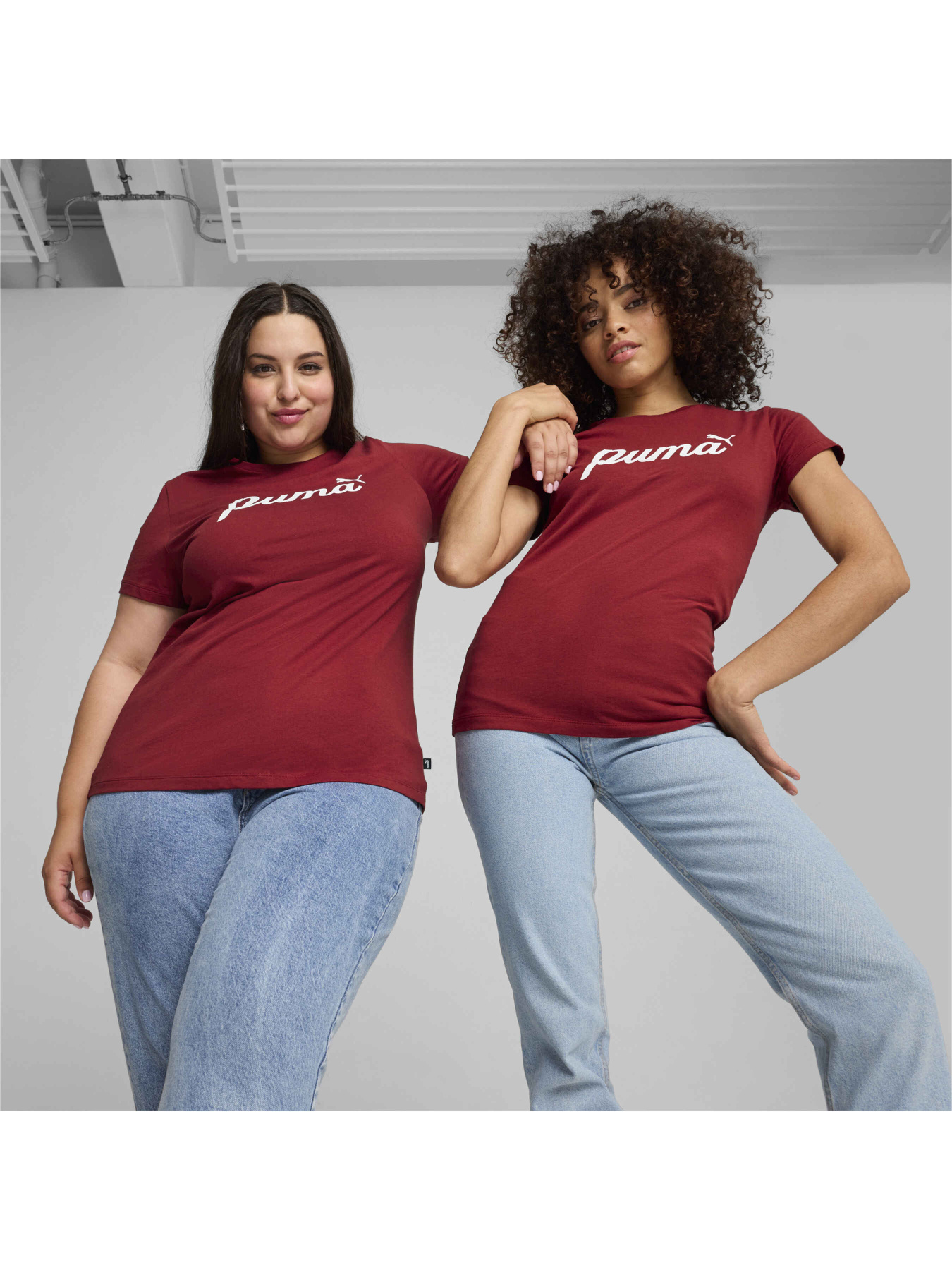 Футболка PUMA Ess+ Script Tee модель 679315 Фото