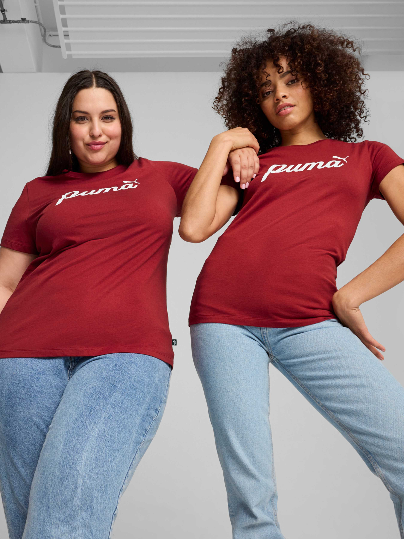 Футболка PUMA Ess+ Script Tee модель 679315 Фото