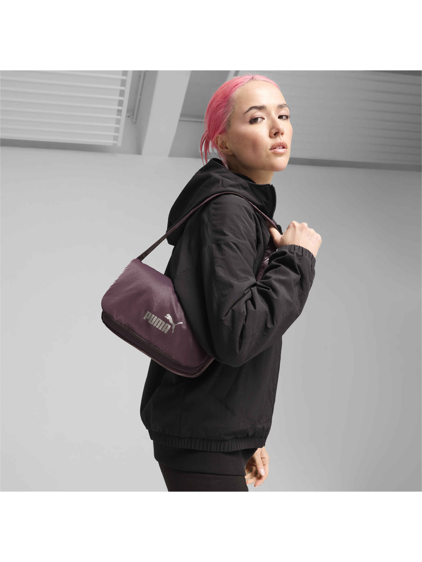 Кросс-боди PUMA Core Up Baguette Bag модель 090654 Фото