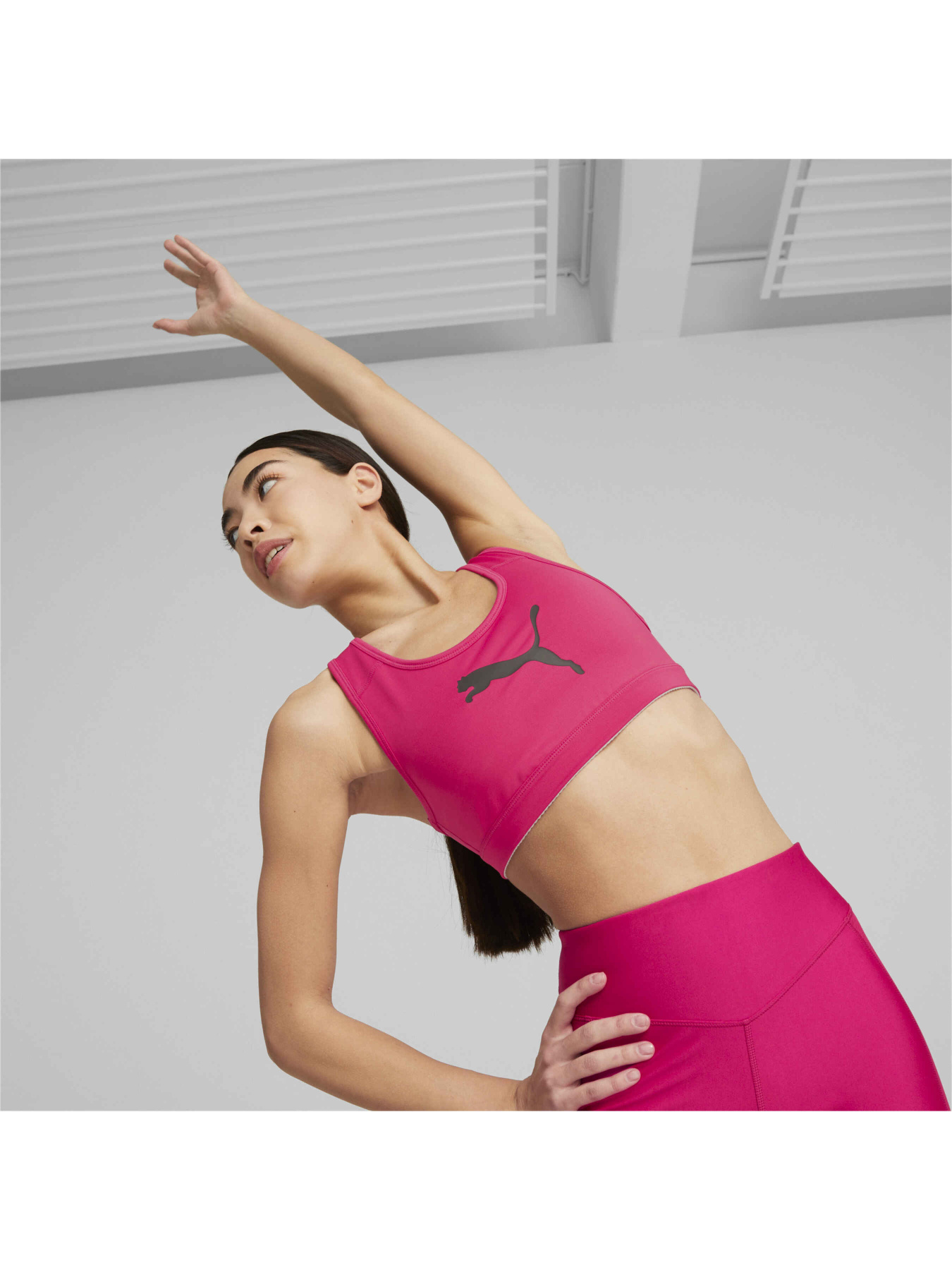 Топ спортивный PUMA Mid Impact 4keeps Bra модель 520304 Фото