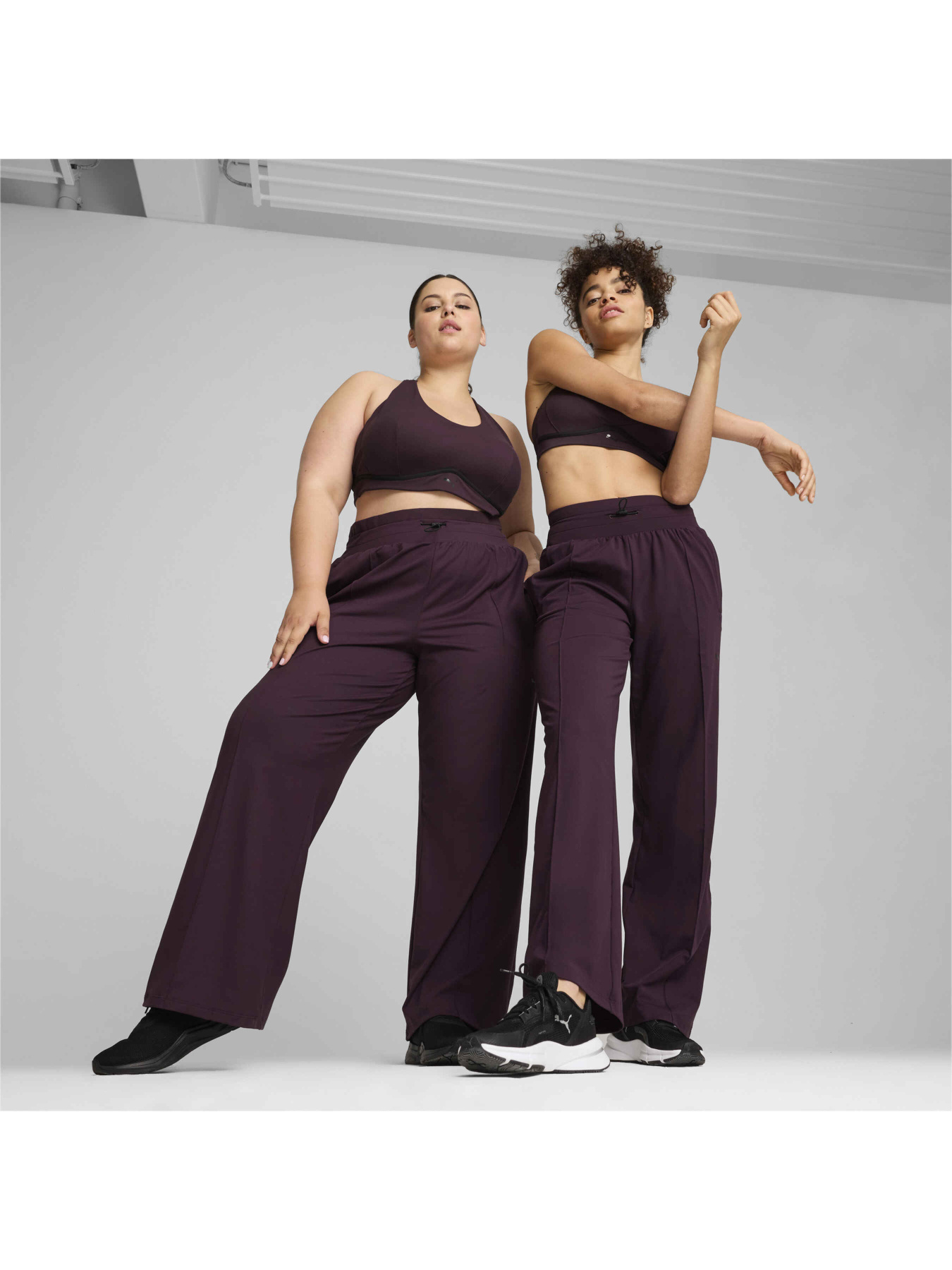 Штаны спортивные PUMA Cloudspun Hw Wide Leg Pant модель 525764 Штаны спортивные PUMA Cloudspun Hw Wide Leg Pant модель 525764 Фото