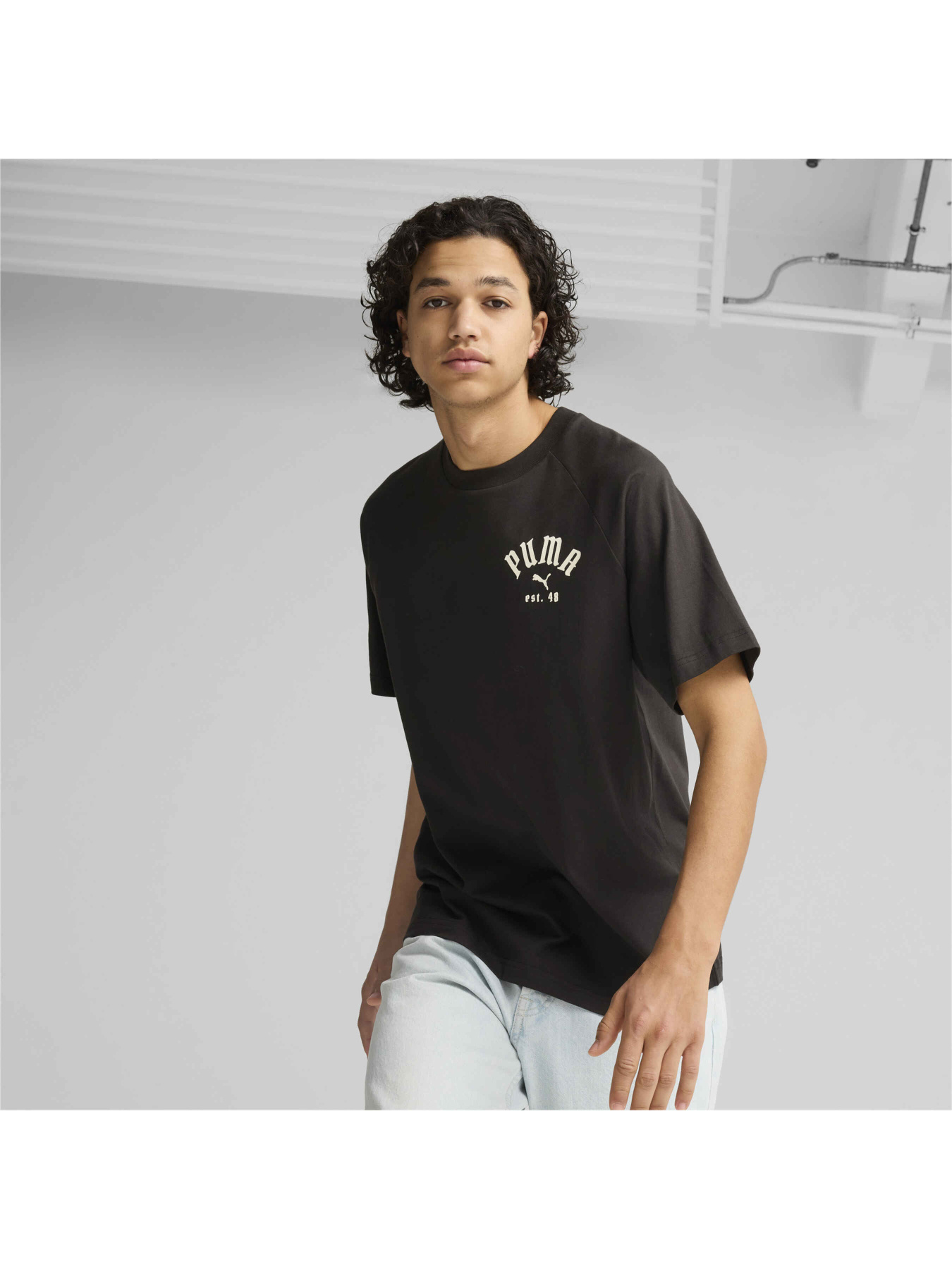 Футболка PUMA Classics Relaxed Graphic Tee модель 626767 Футболка PUMA Classics Relaxed Graphic Tee модель 626767 Фото