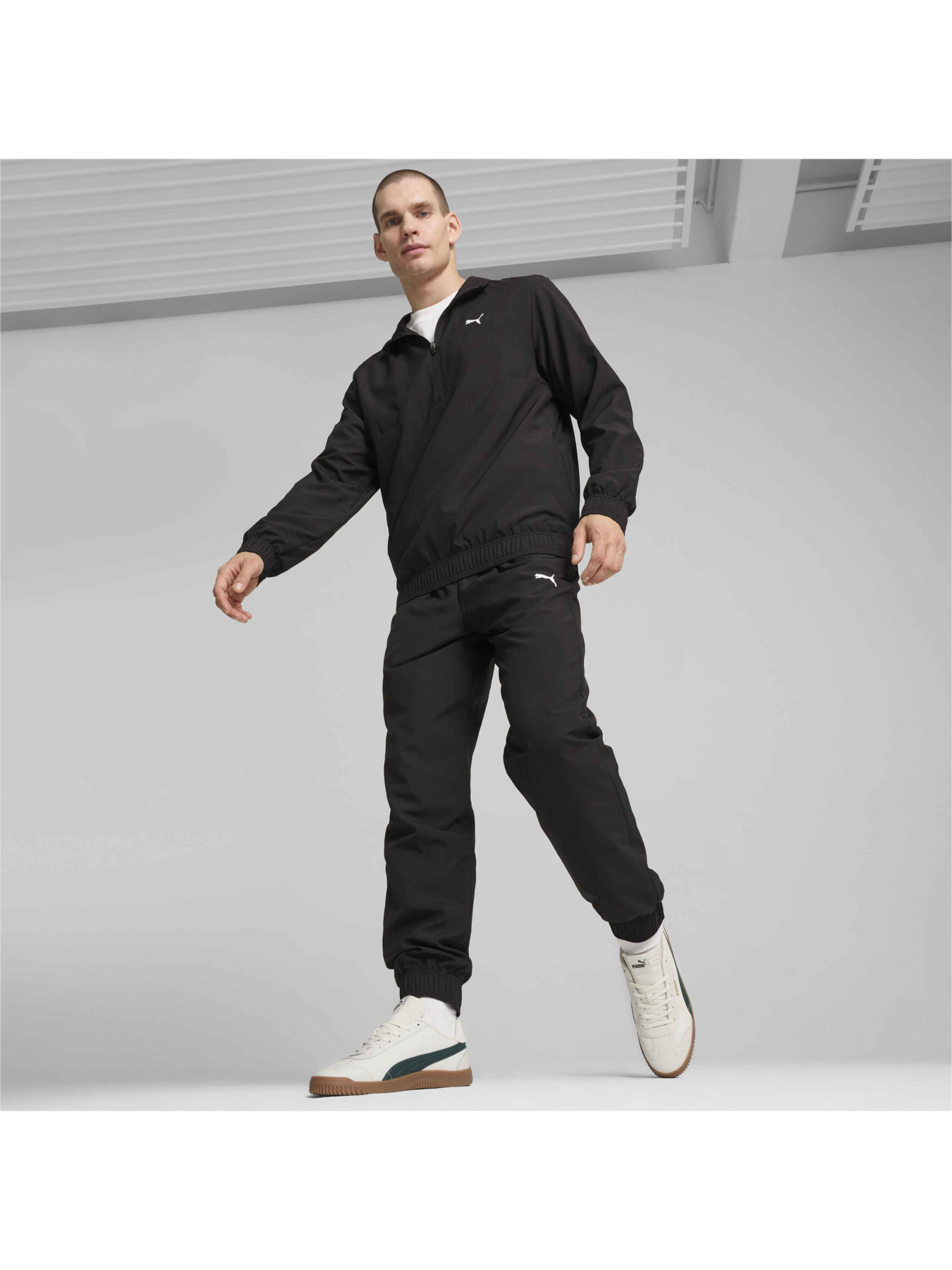 Спортивный костюм PUMA Woven Half-zip Tracksuit модель 682717 Фото