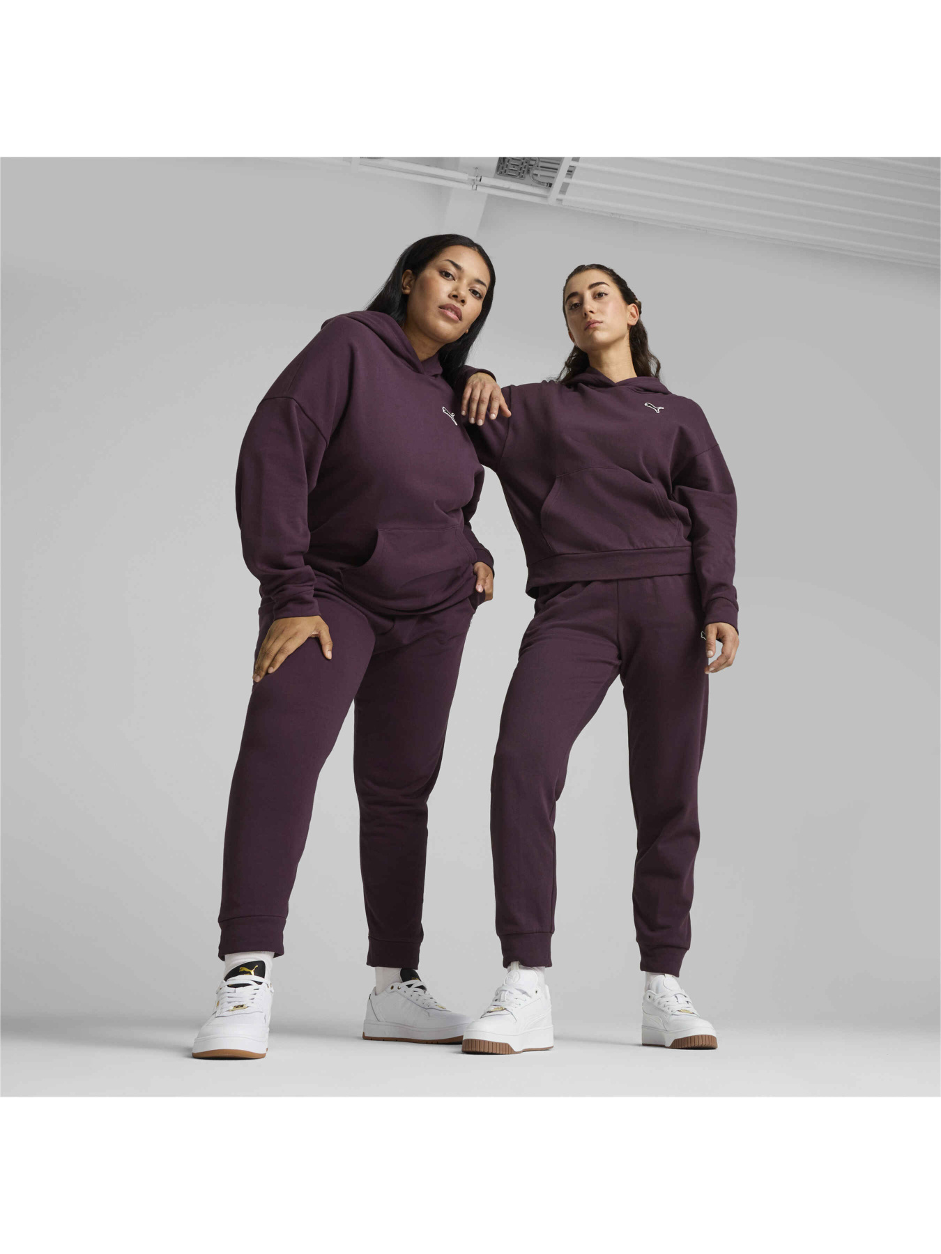 Штани спортивні PUMA Better Essentials Pants модель 676805 Фото