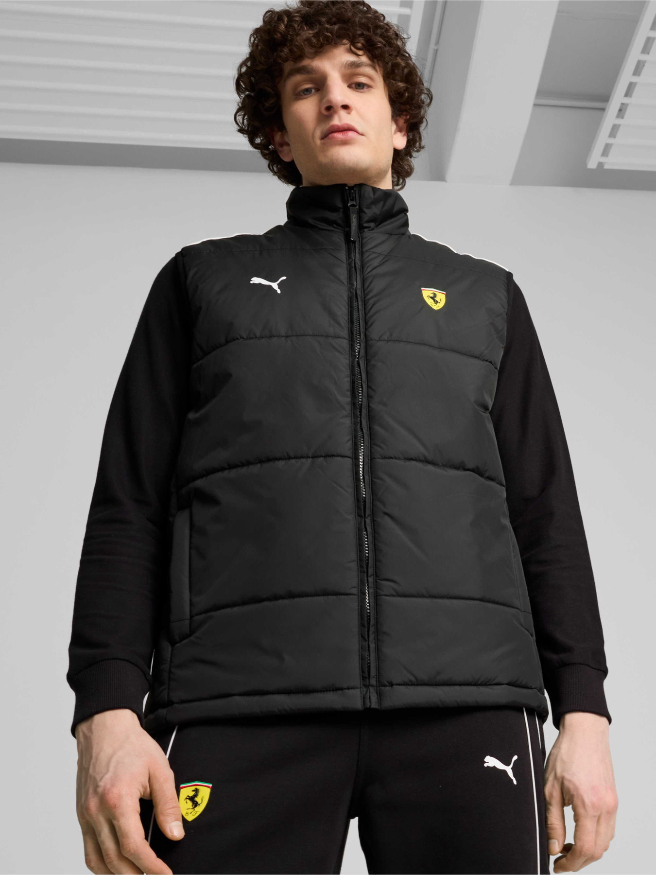 Жилет з утеплювачем PUMA Ferrari Race Mt7 Vest модель 627042 Фото
